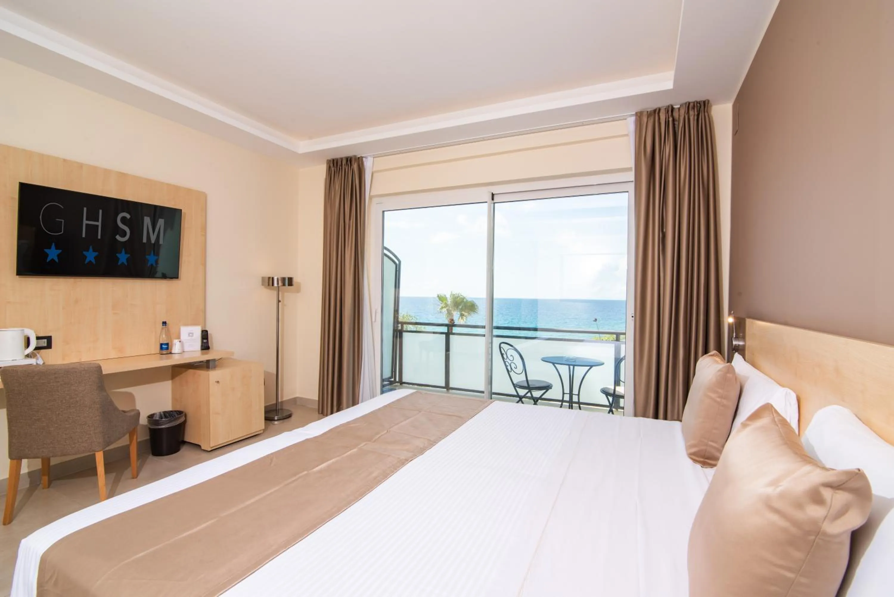 Bedroom, Bed in Grand Hotel Santa Maria