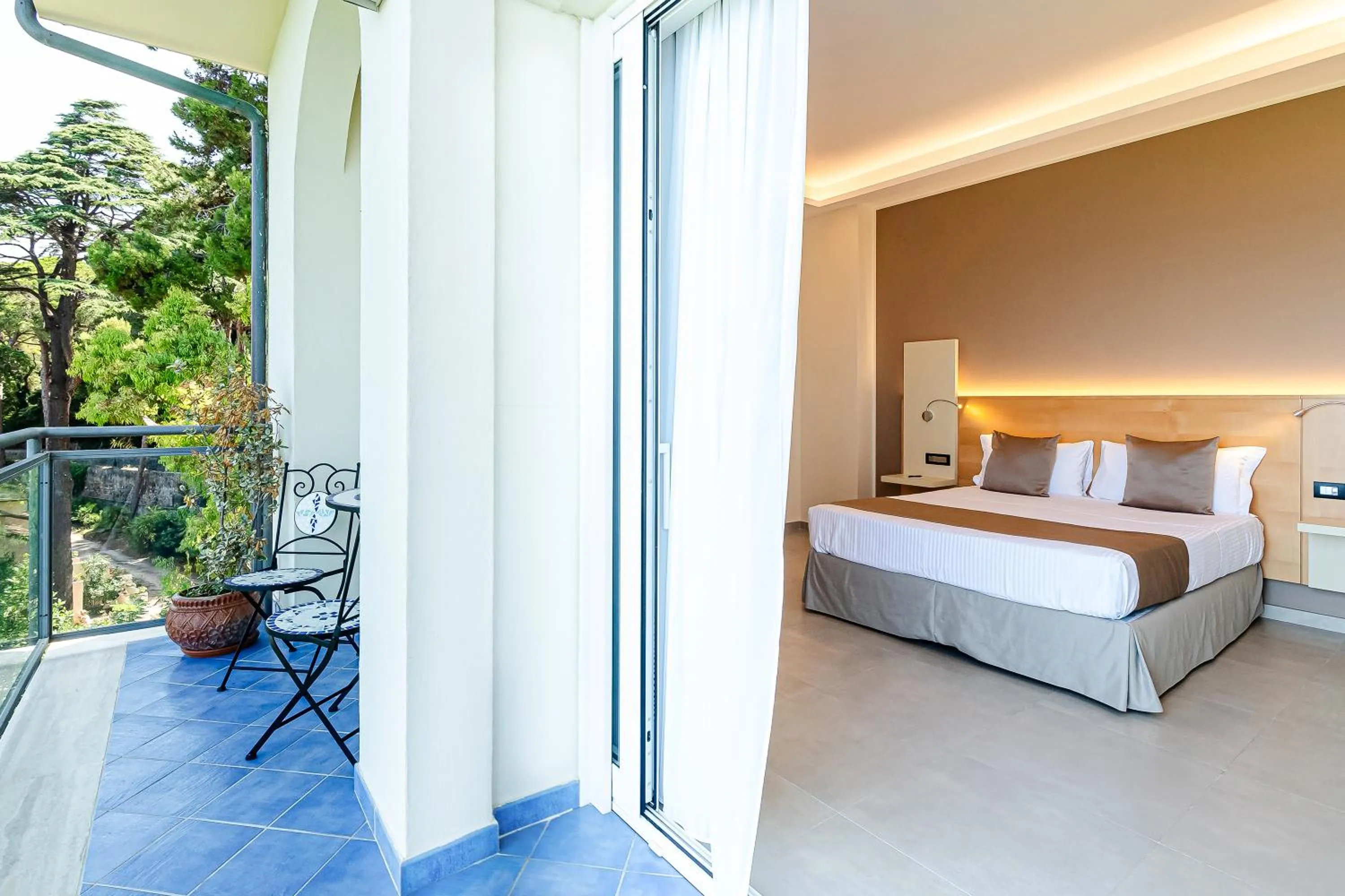 Balcony/Terrace, Bed in Grand Hotel Santa Maria