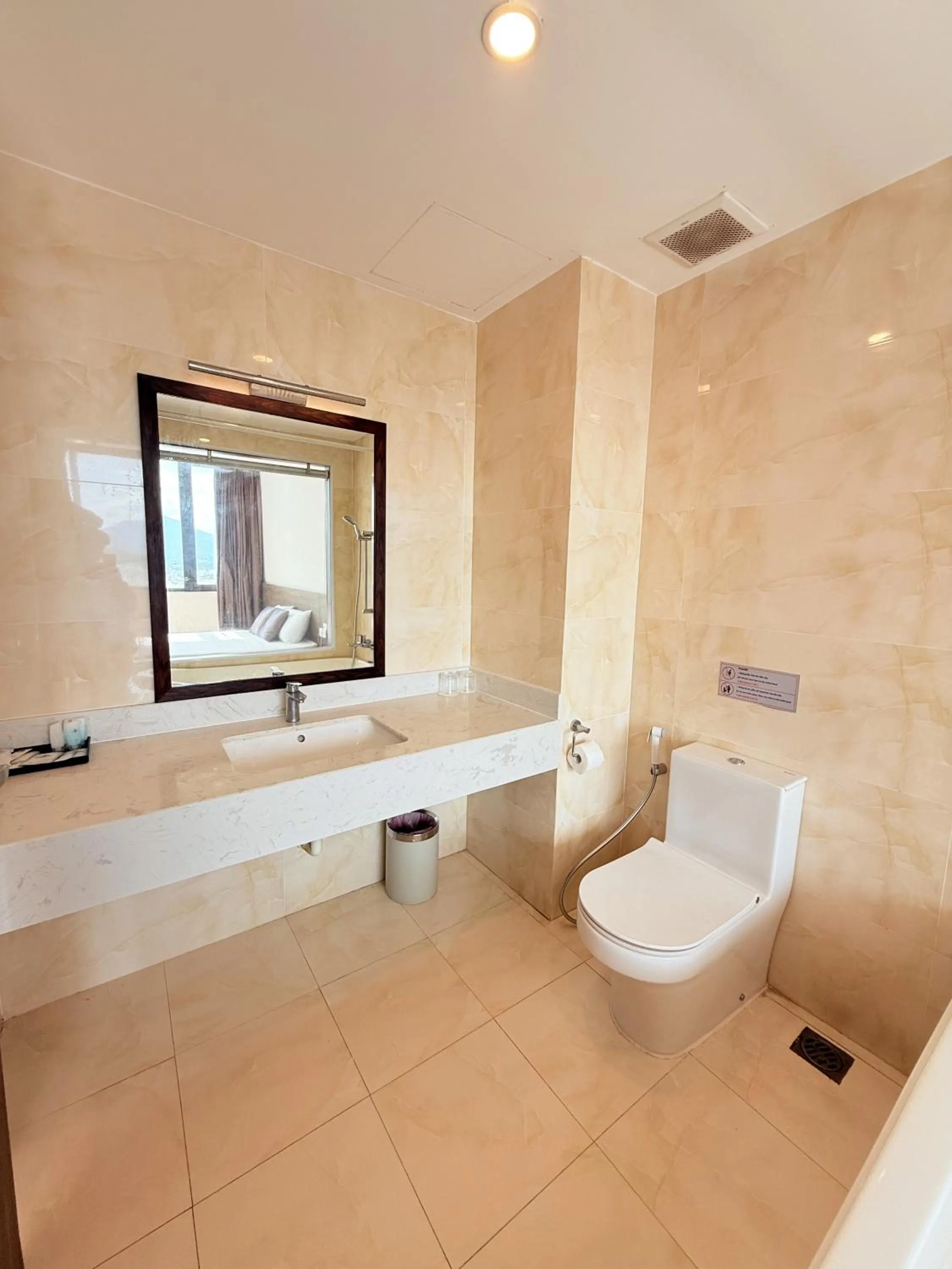 Shower in Lenid Ocean View Hotel