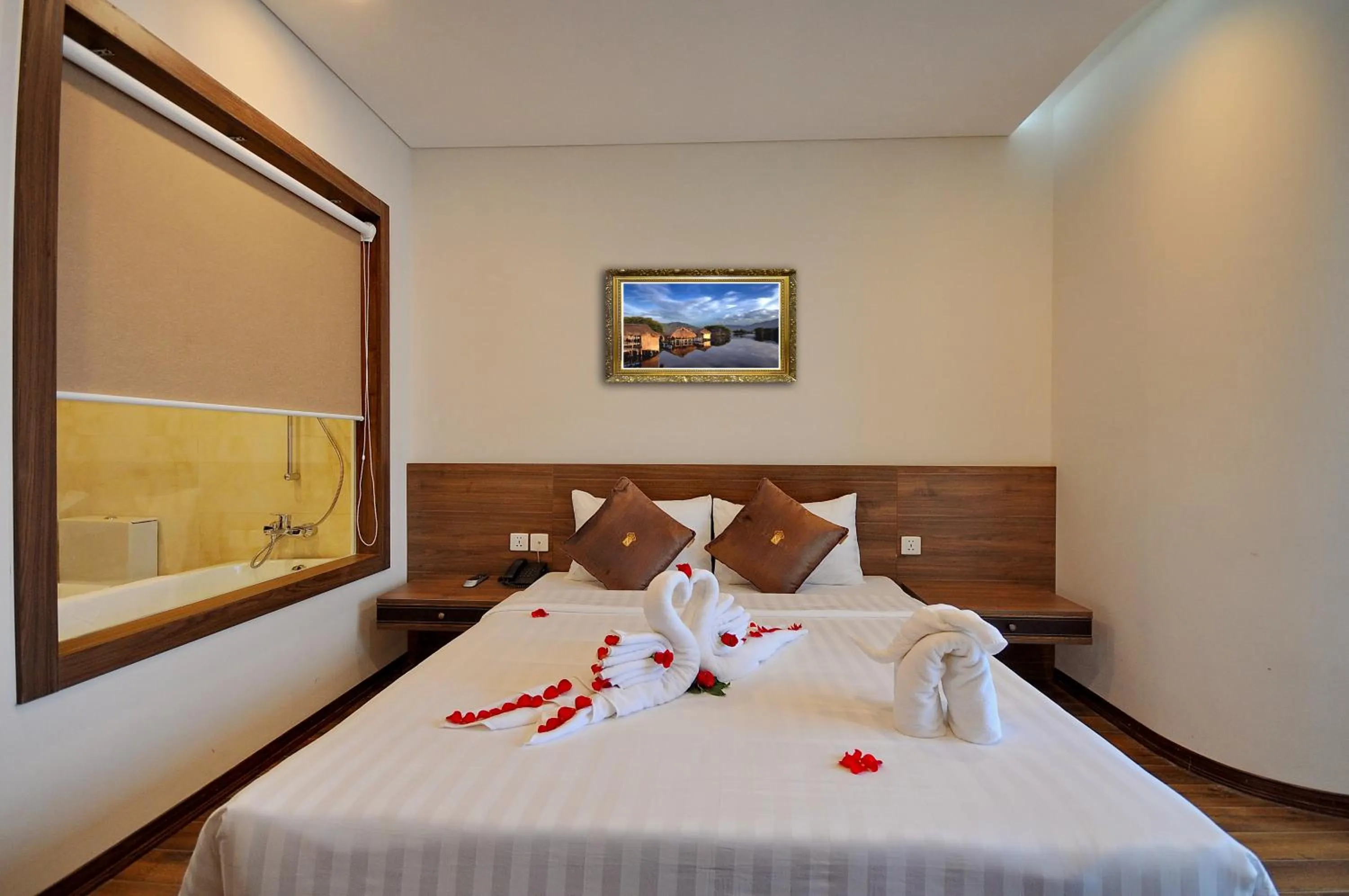 Bed in Lenid Ocean View Hotel