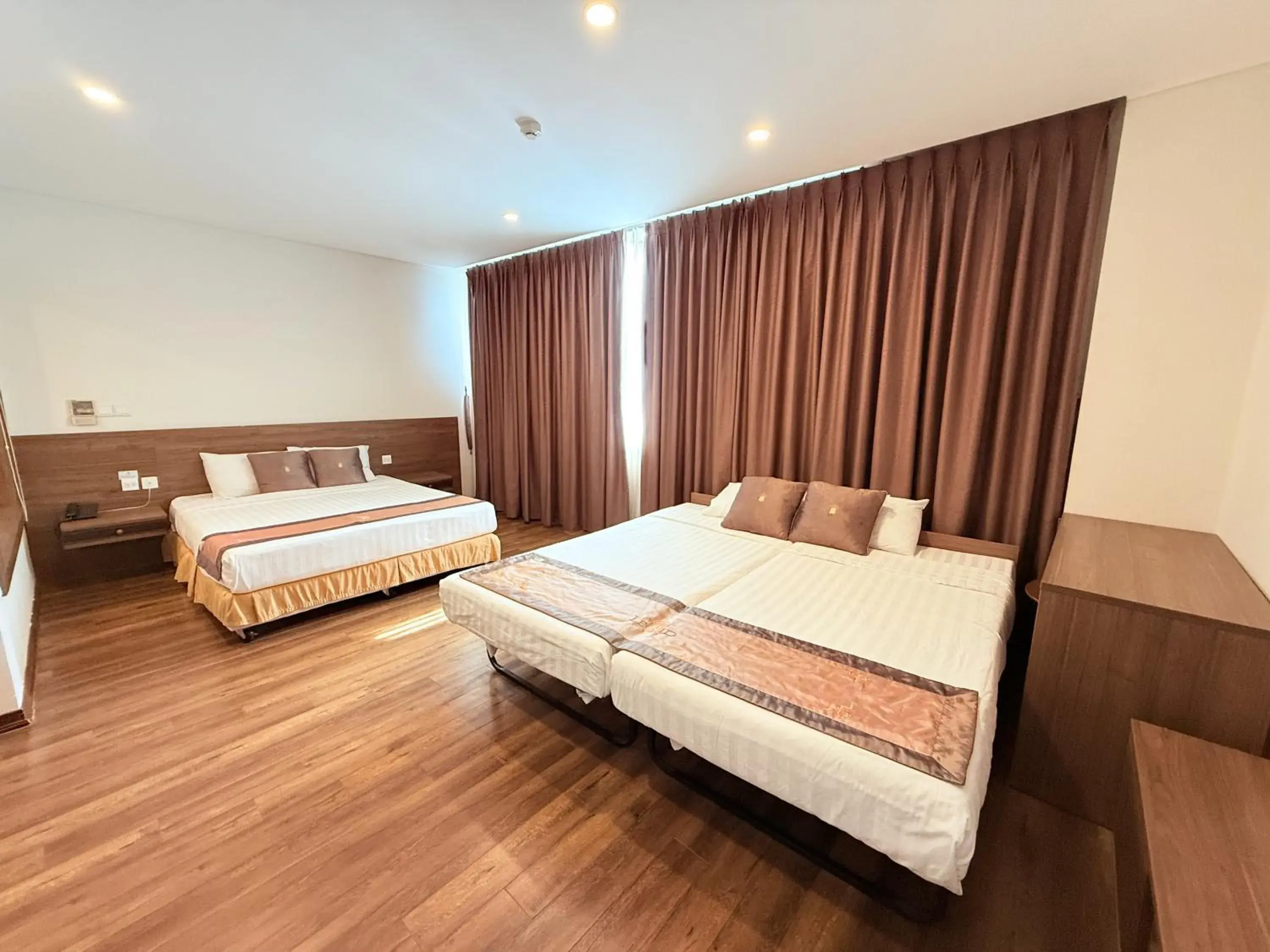 Bed in Lenid Ocean View Hotel Bed in Lenid Ocean View Hotel