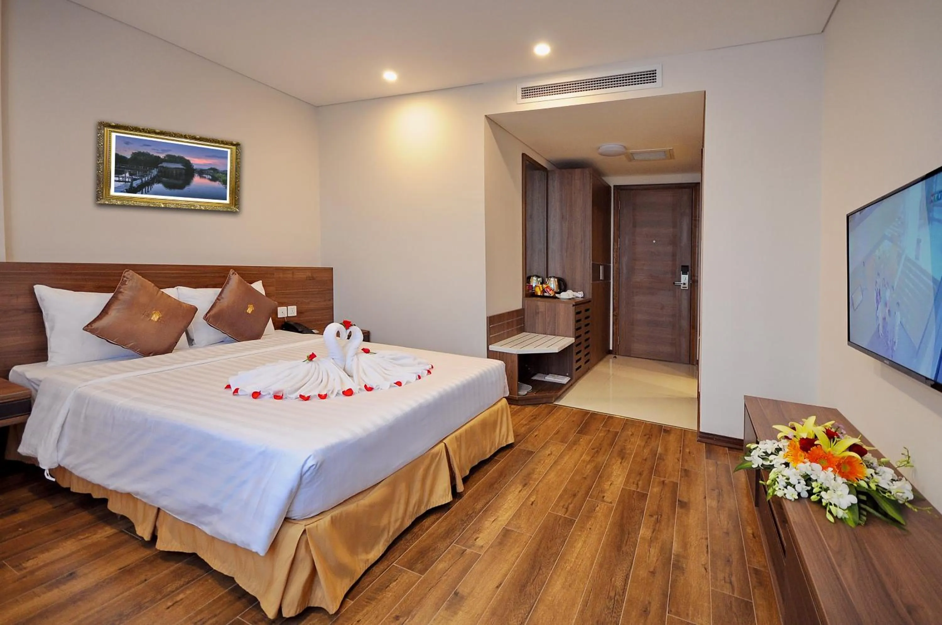 Bed in Lenid Ocean View Hotel