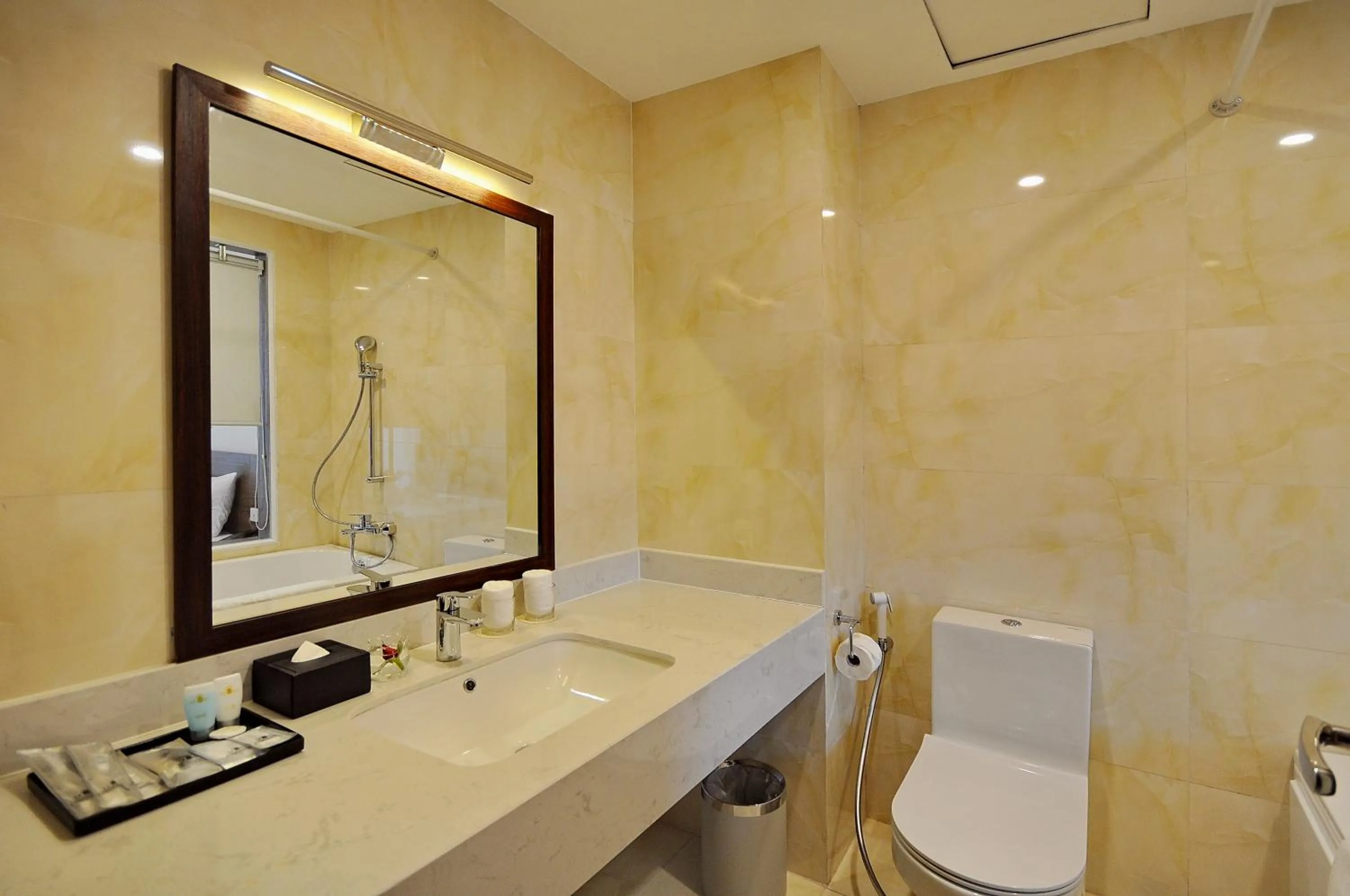 Toilet in Lenid Ocean View Hotel