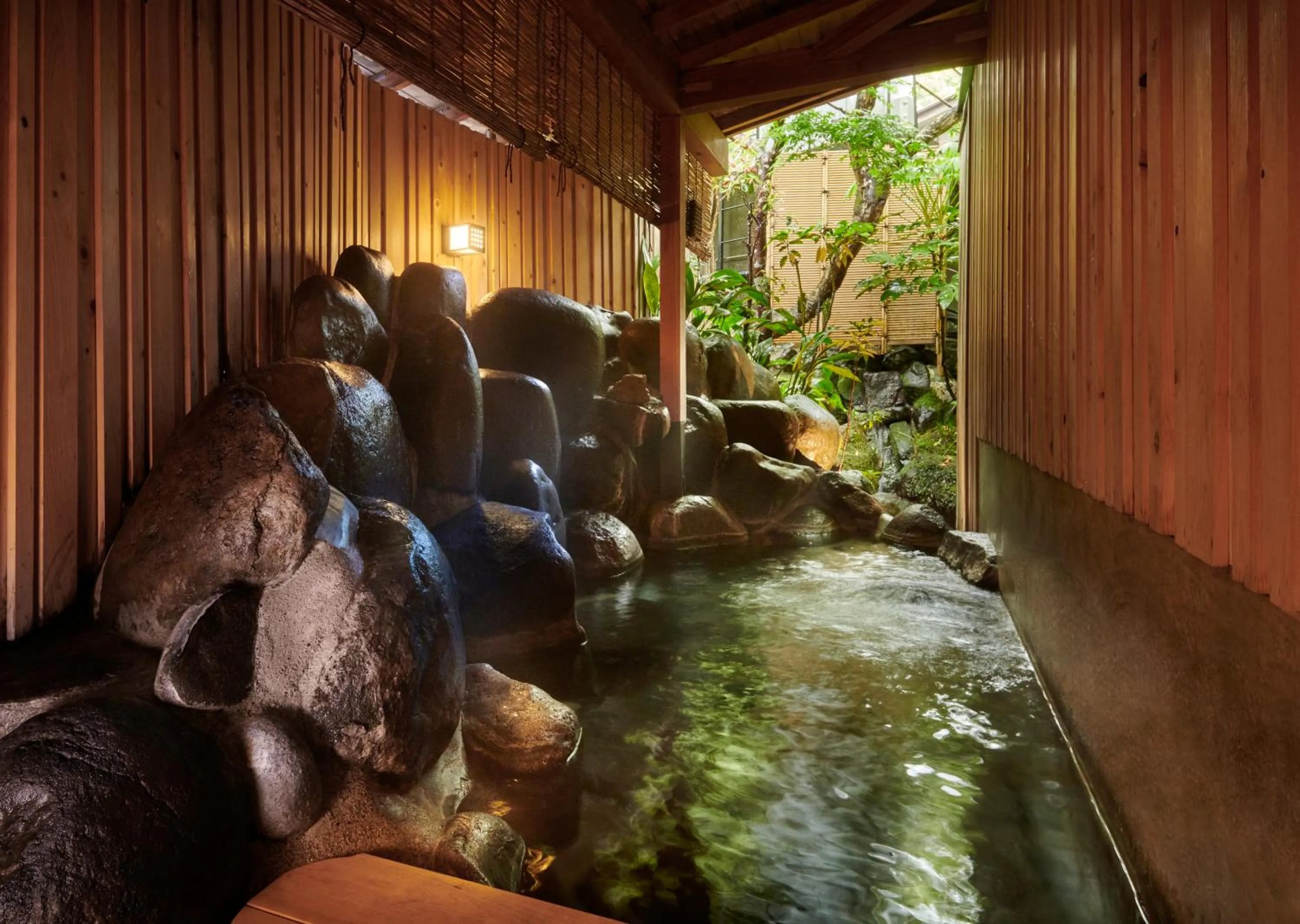 Public Bath in AKARI et KAORI formerly Taizanso