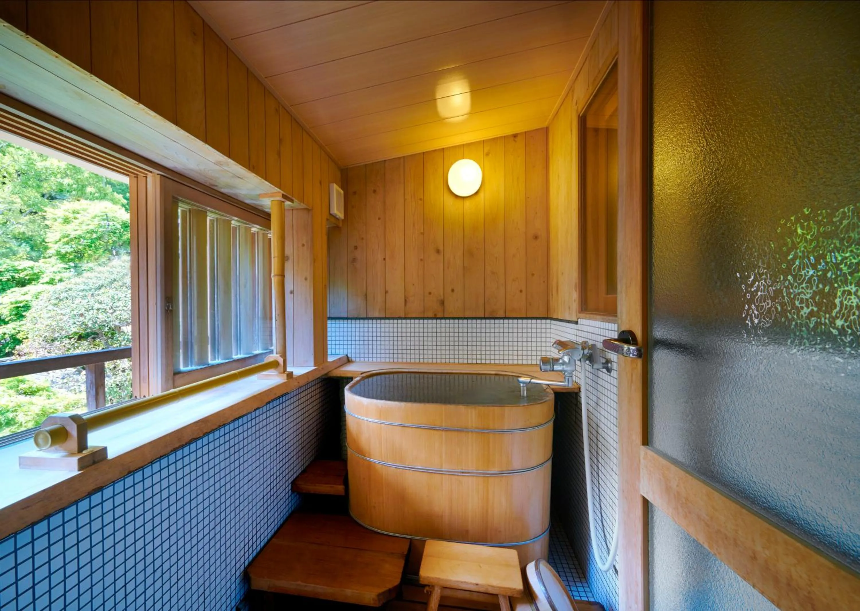 Hot Spring Bath in AKARI et KAORI formerly Taizanso