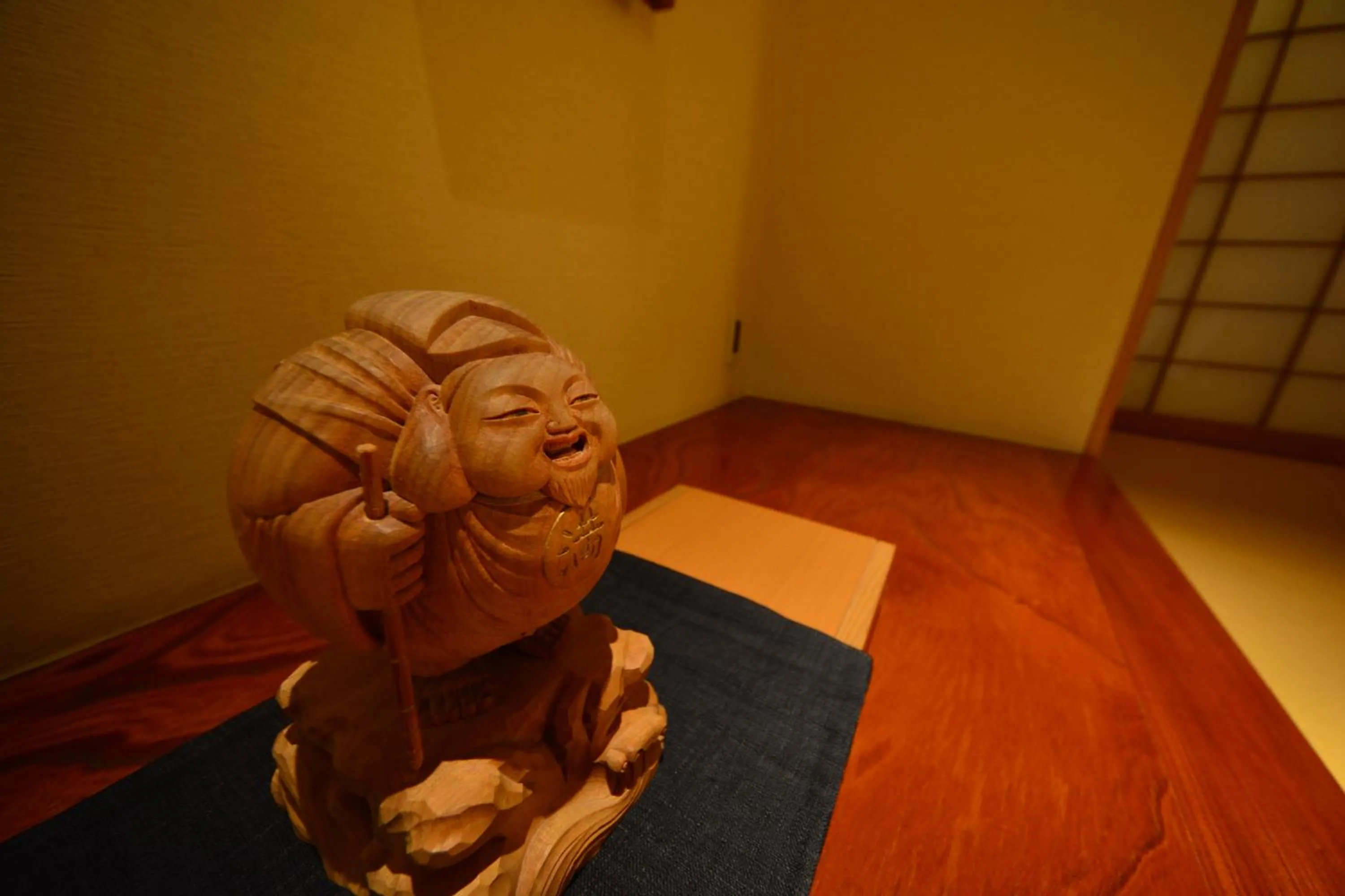 Decorative detail in AKARI et KAORI formerly Taizanso