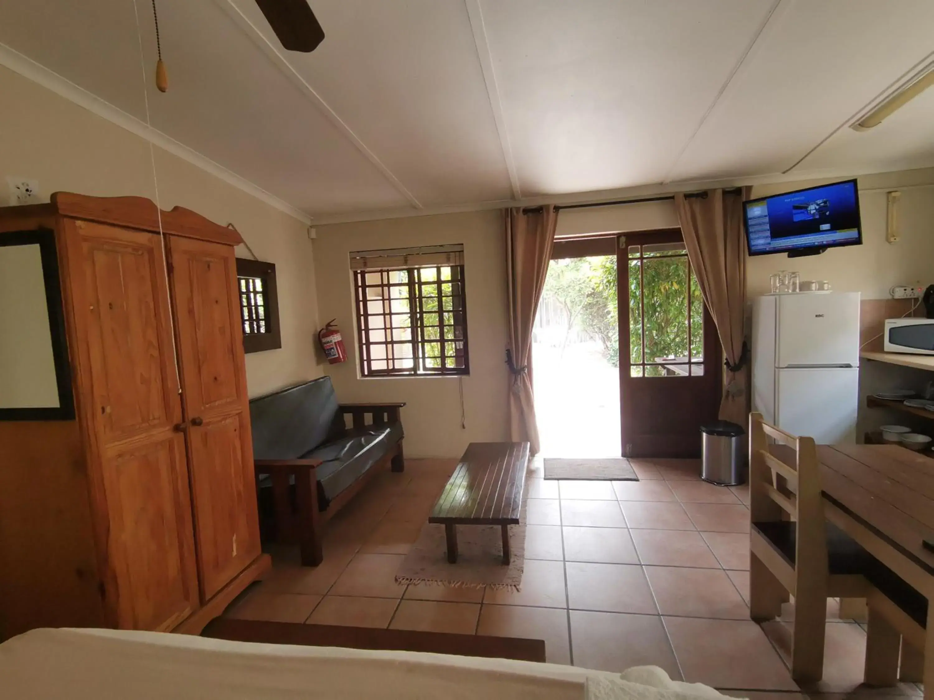 Double Room in Tourist Lodge Gansbaai Double Room in Tourist Lodge Gansbaai