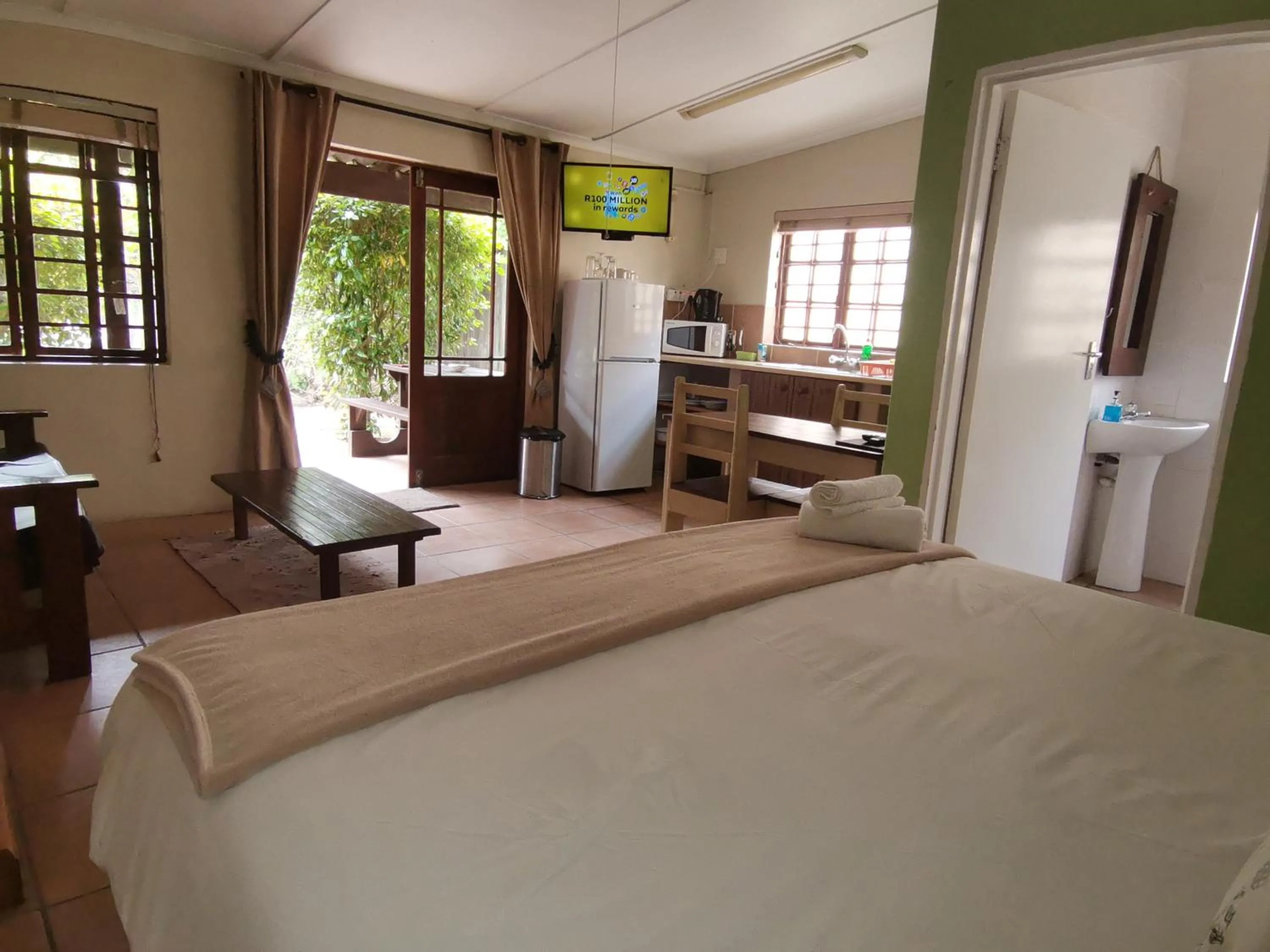 Bed in Tourist Lodge Gansbaai