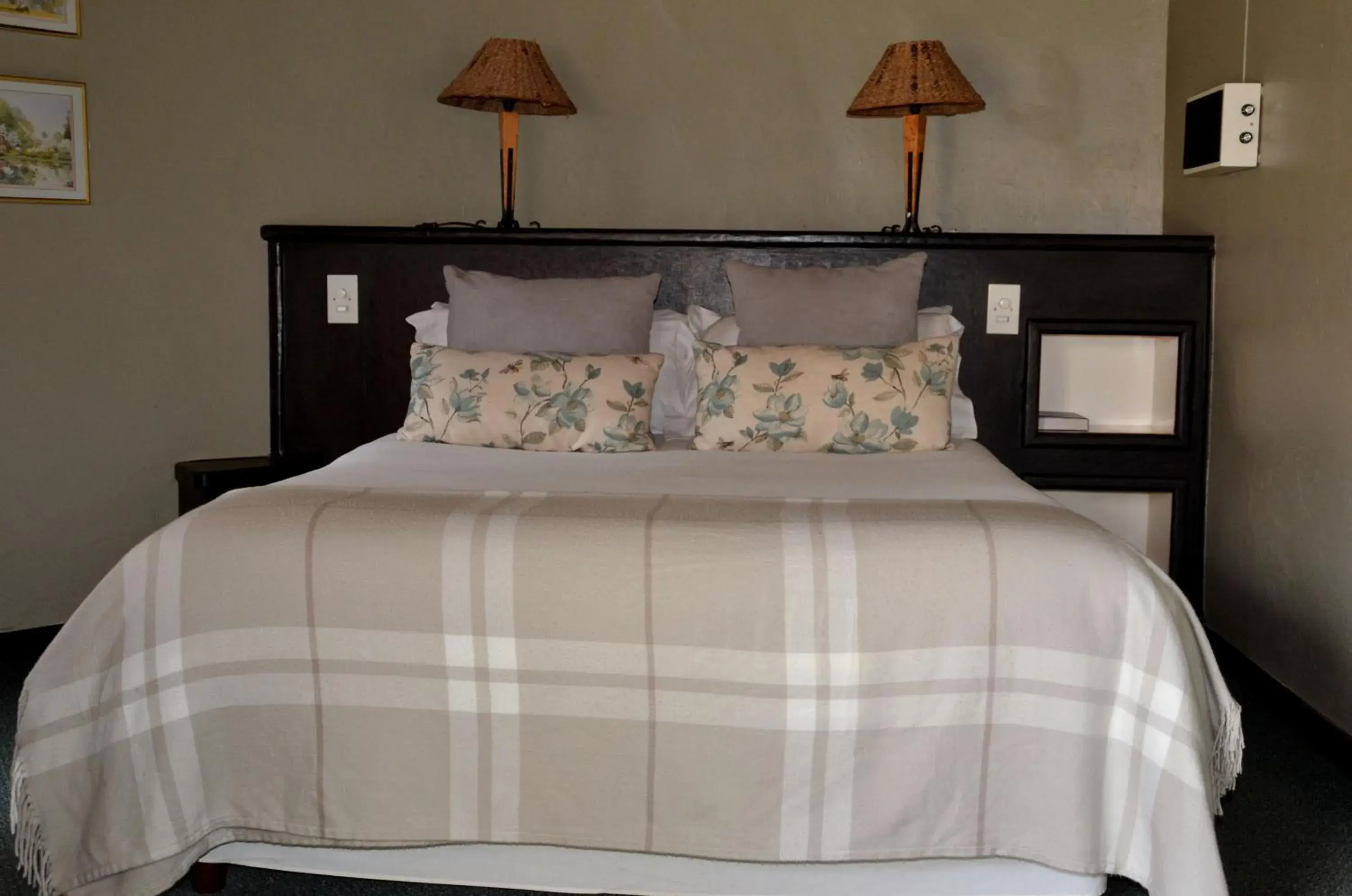 Bedroom, Bed in The Nest Drakensberg Mountain Resort Hotel Bedroom, Bed in The Nest Drakensberg Mountain Resort Hotel