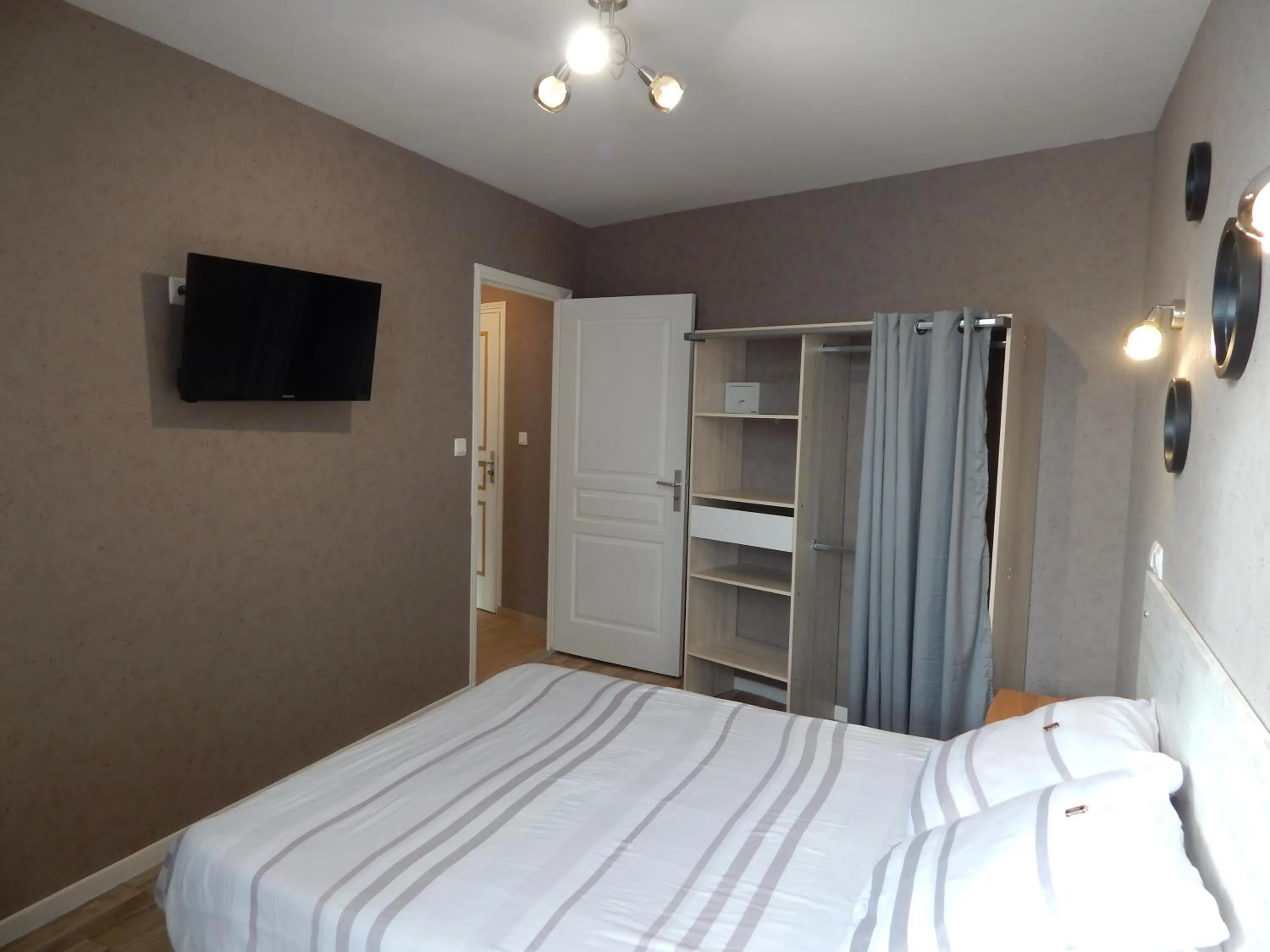 Photo of the whole room in Le Lion D'or