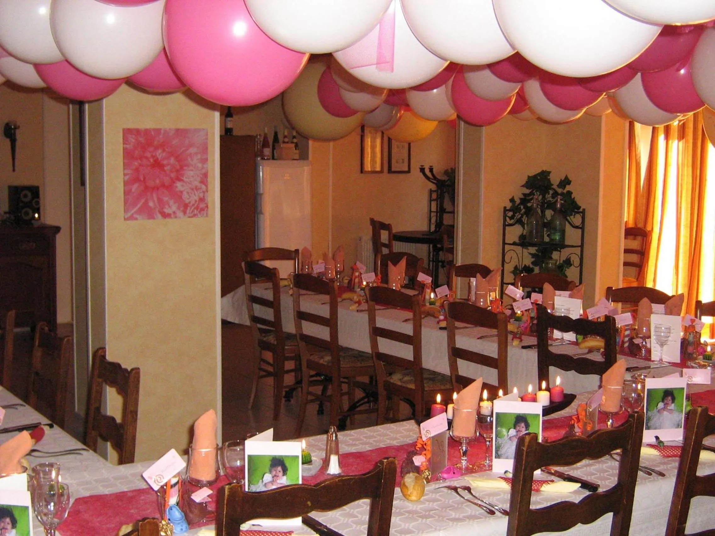 Restaurant/places to eat in Le Lion D'or