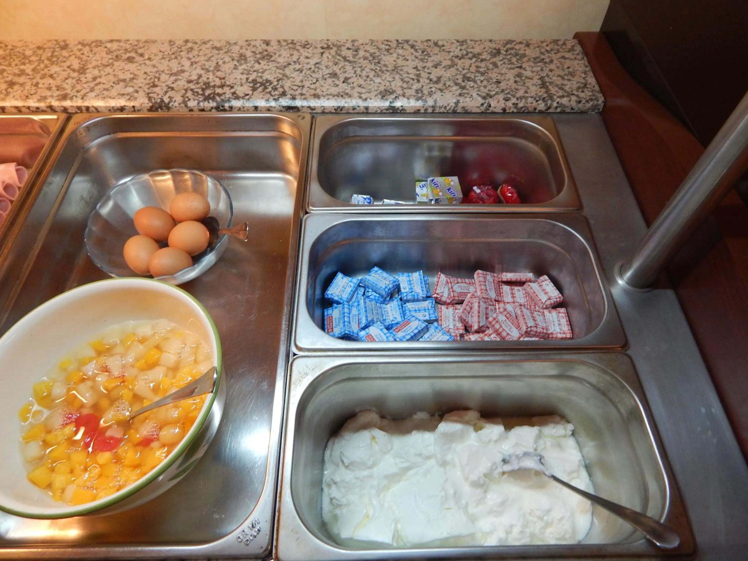 Buffet breakfast in Le Lion D'or