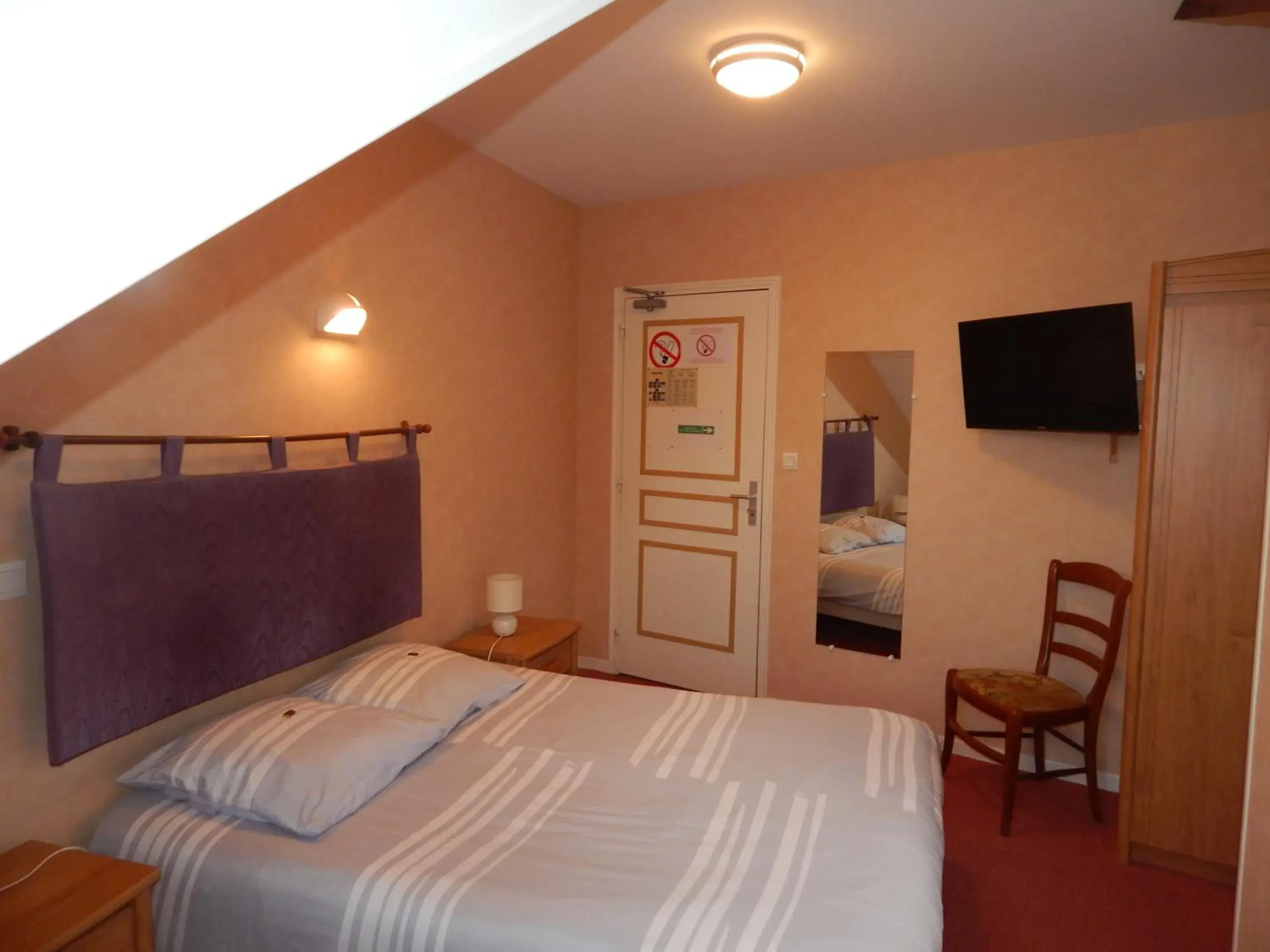 Double Room in Le Lion D'or Double Room in Le Lion D'or