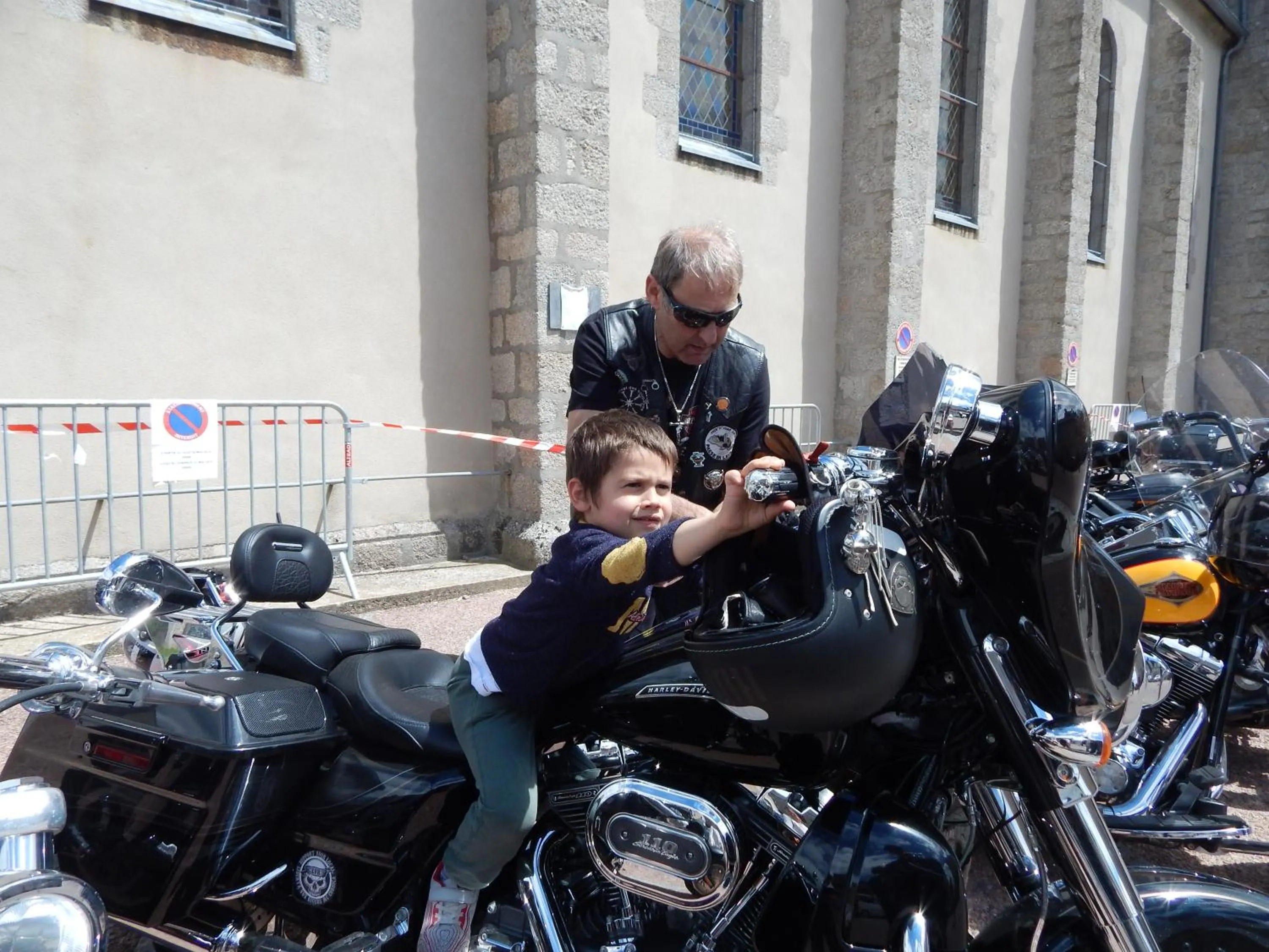 People in Le Lion D'or