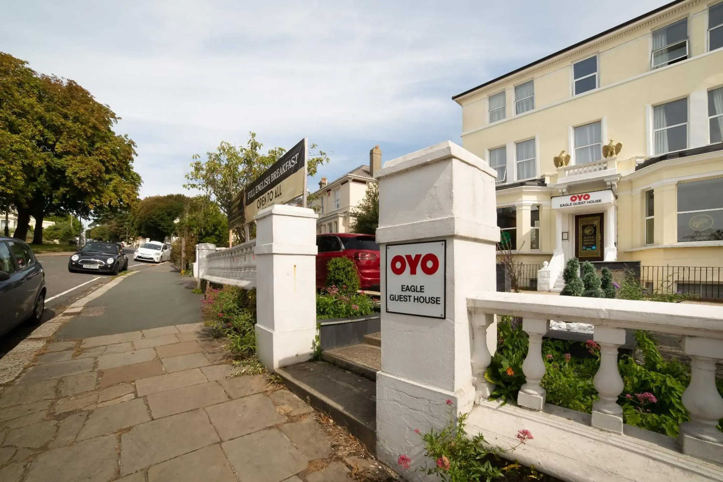 Facade/entrance in OYO Eagle House Hotel, St Leonards Hastings Facade/entrance in OYO Eagle House Hotel, St Leonards Hastings