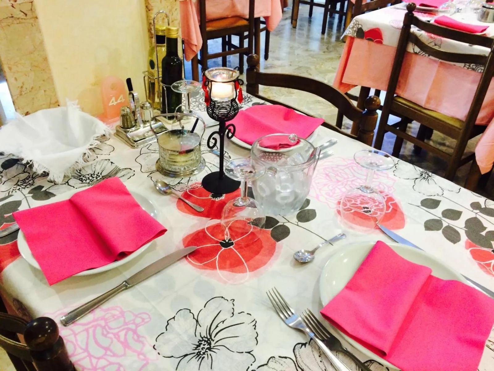 Dining area in Hotel De La Plage