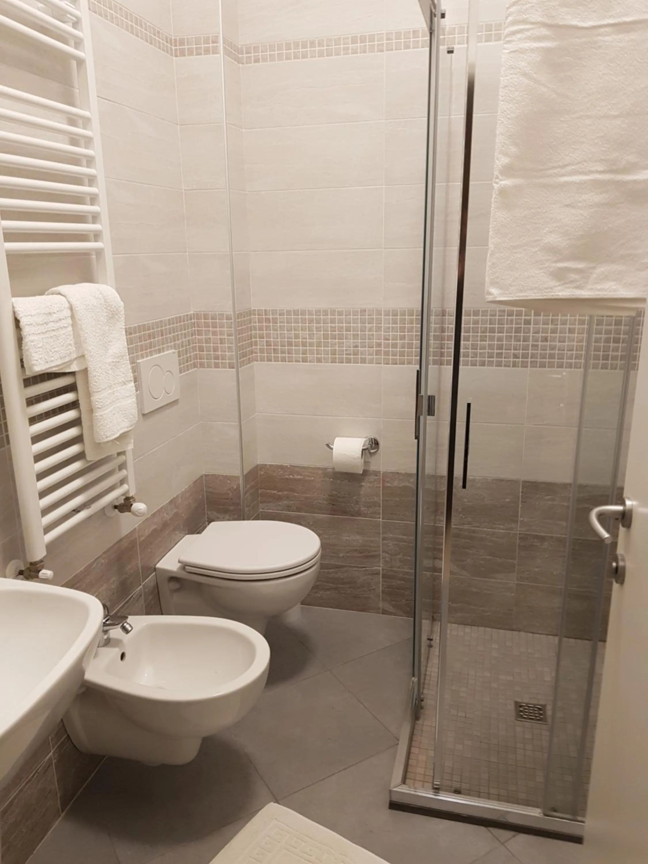 Shower in Hotel De La Plage