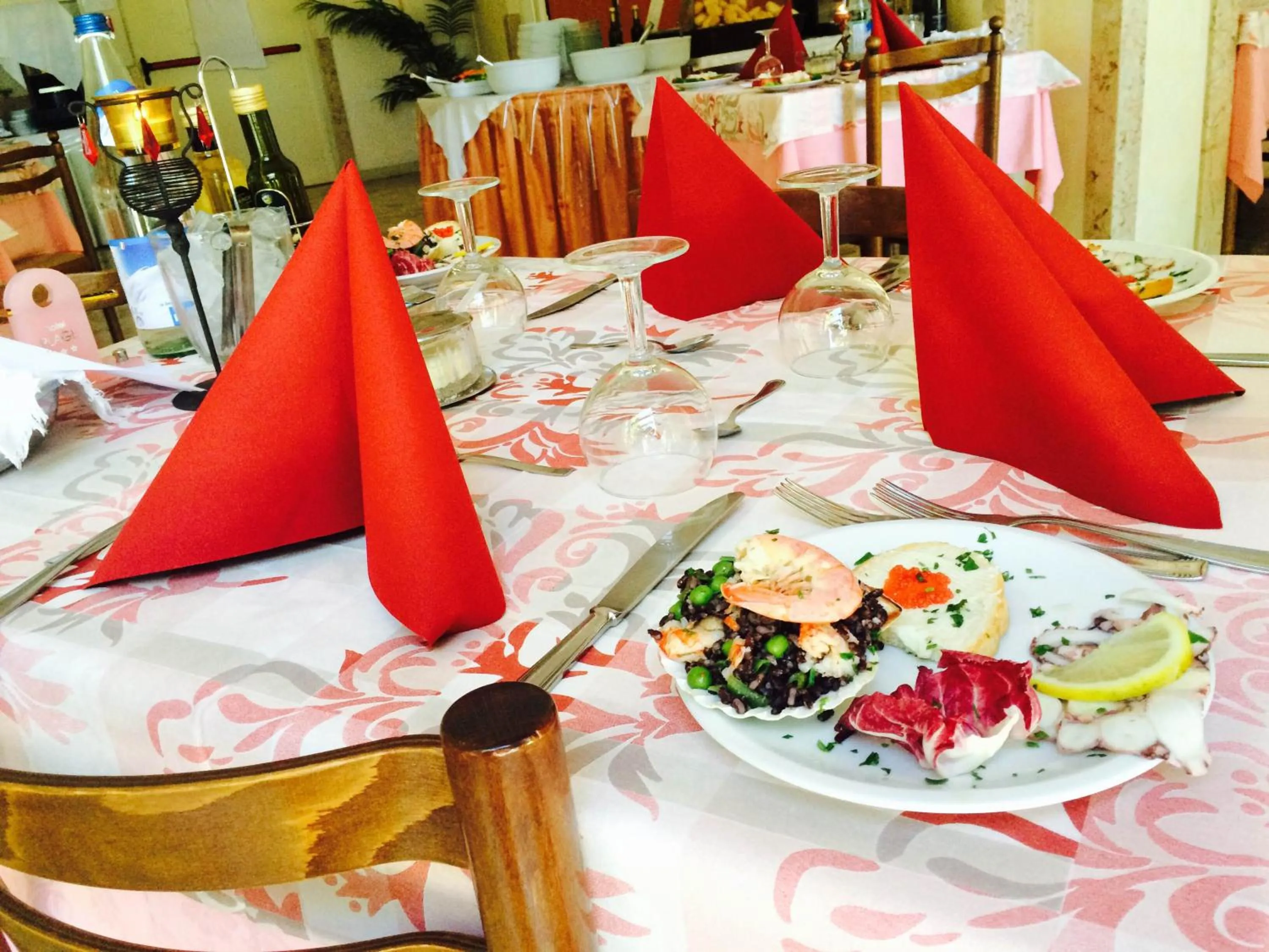 Restaurant/places to eat in Hotel De La Plage