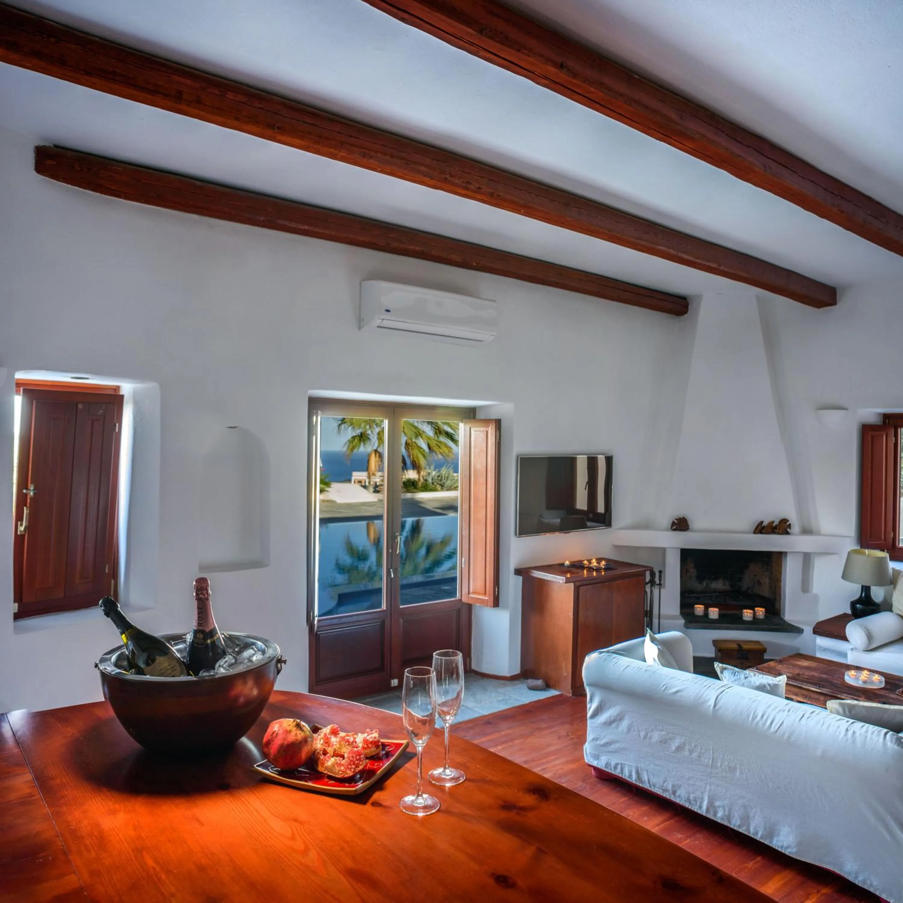 Living room in Aquaria Villa