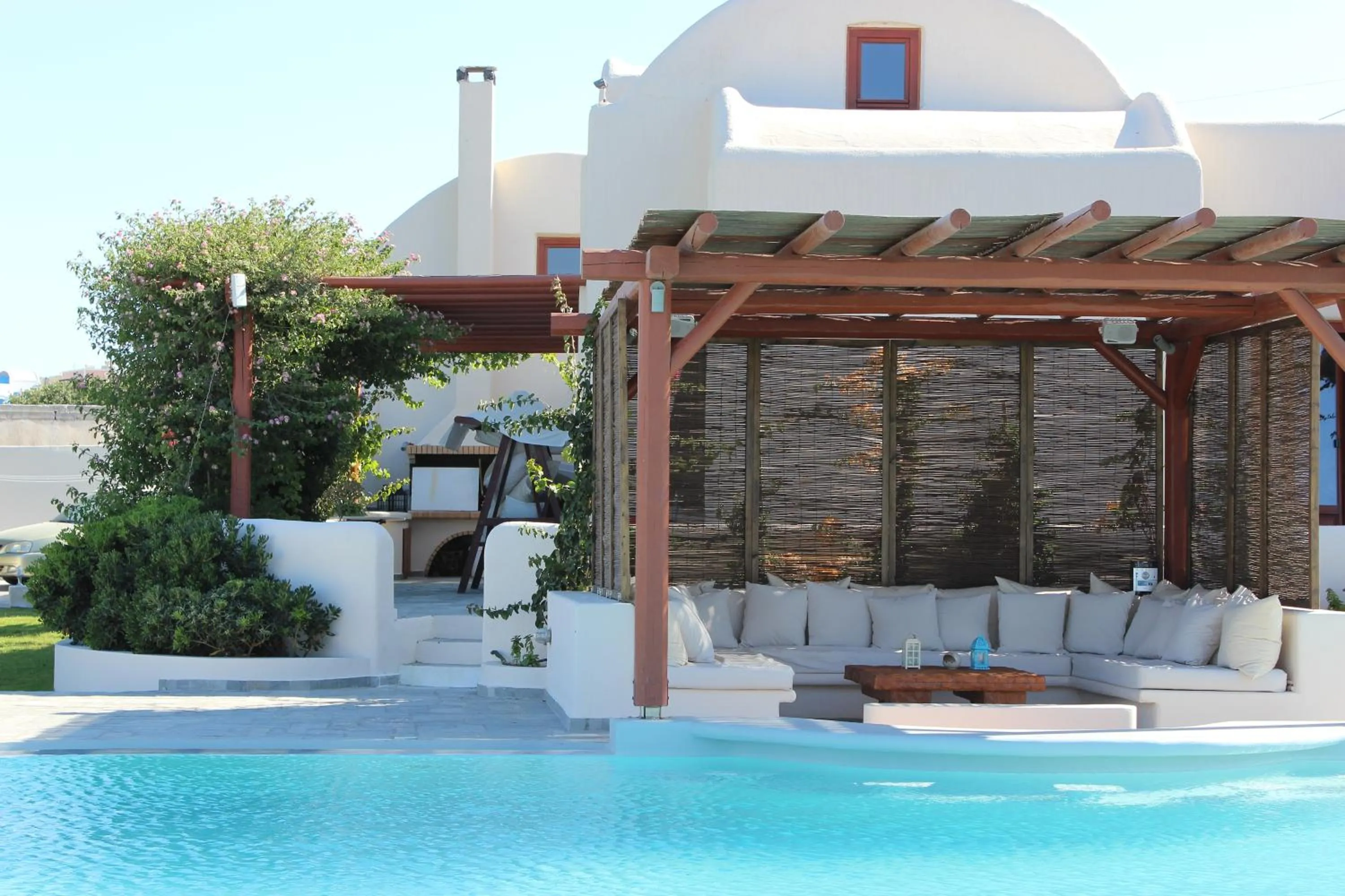 Swimming pool in Aquaria Villa