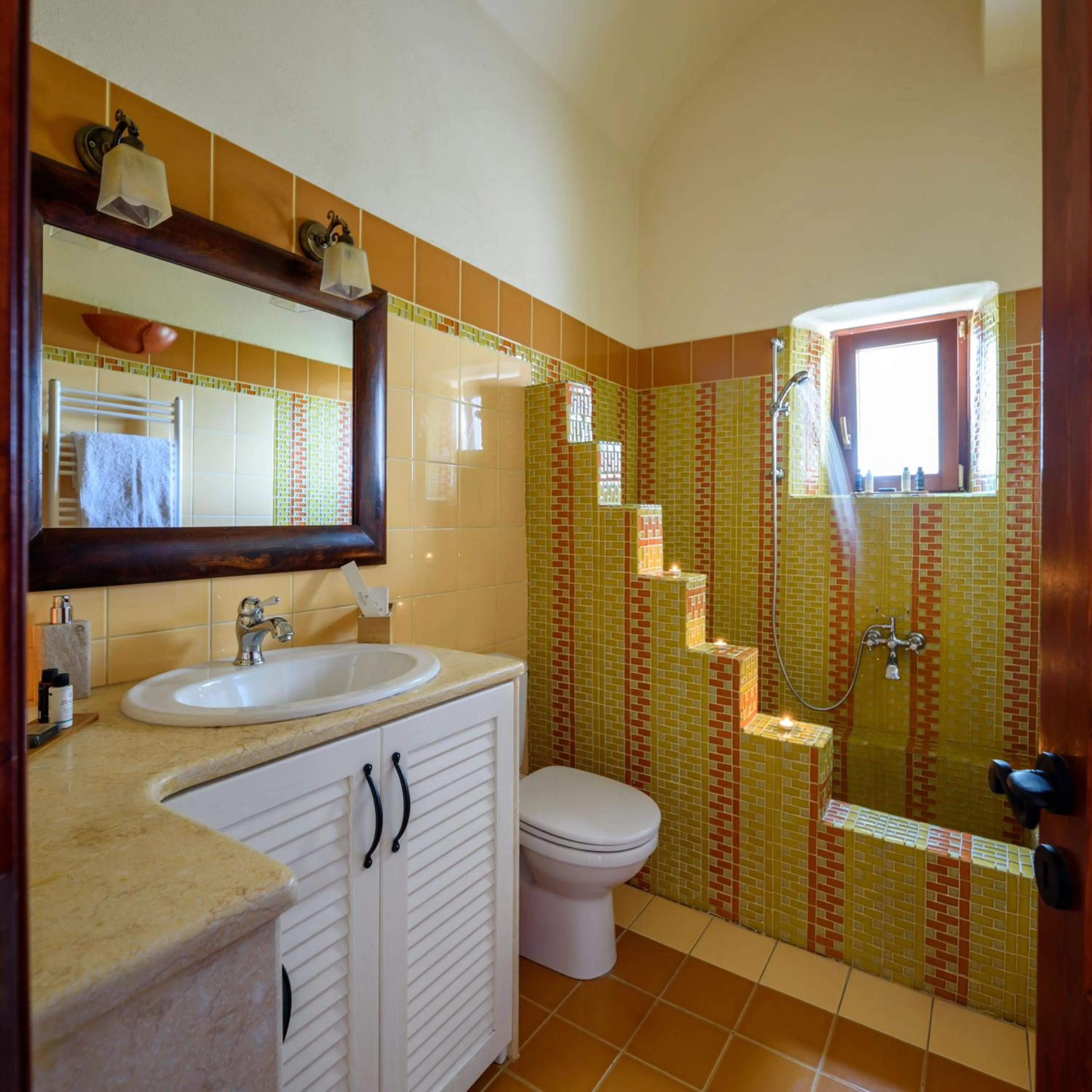 Toilet in Aquaria Villa