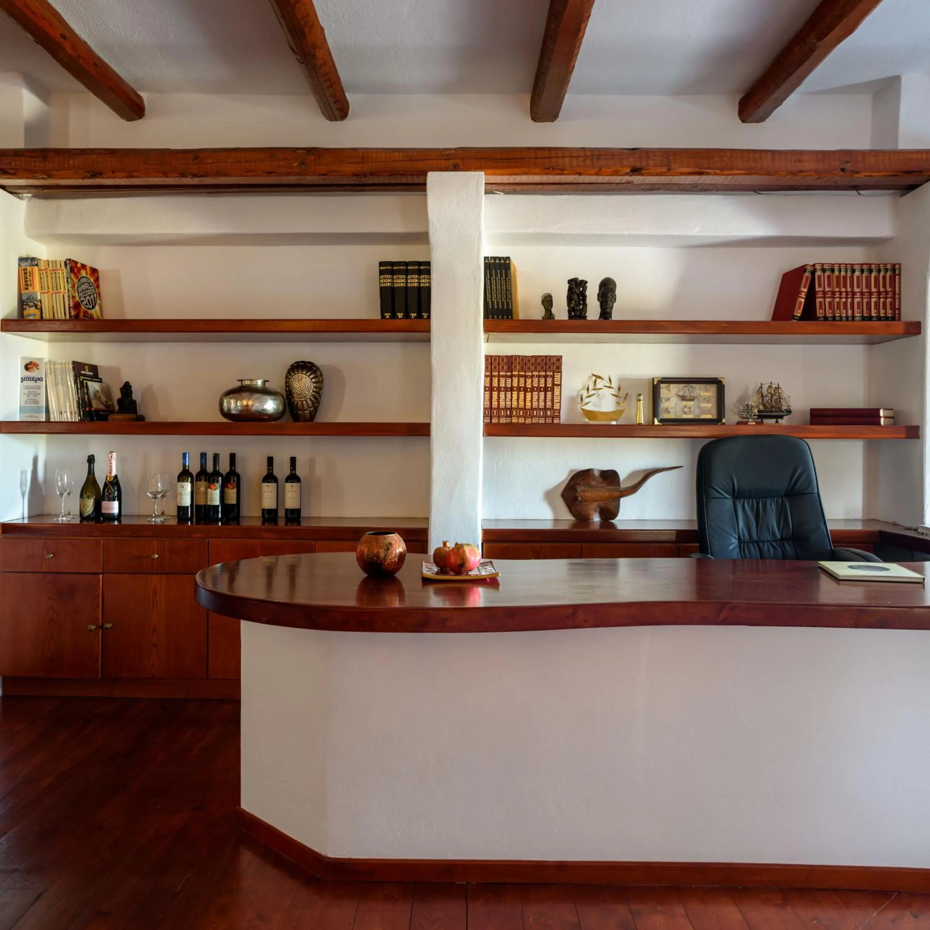 Lounge or bar in Aquaria Villa