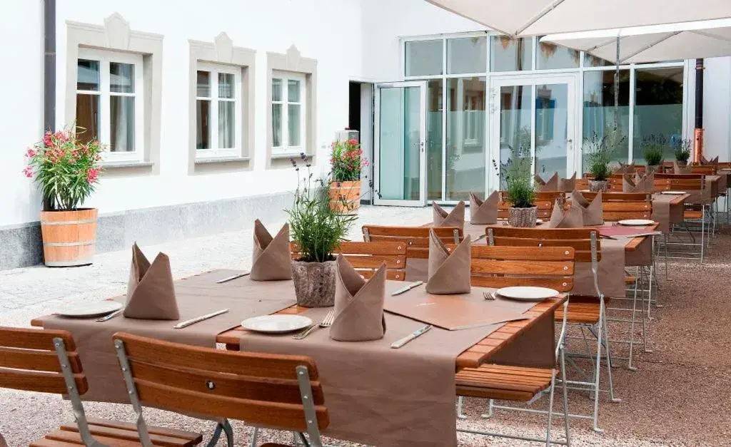 Balcony/Terrace, Restaurant/Places to Eat in Alpenhotel Krone