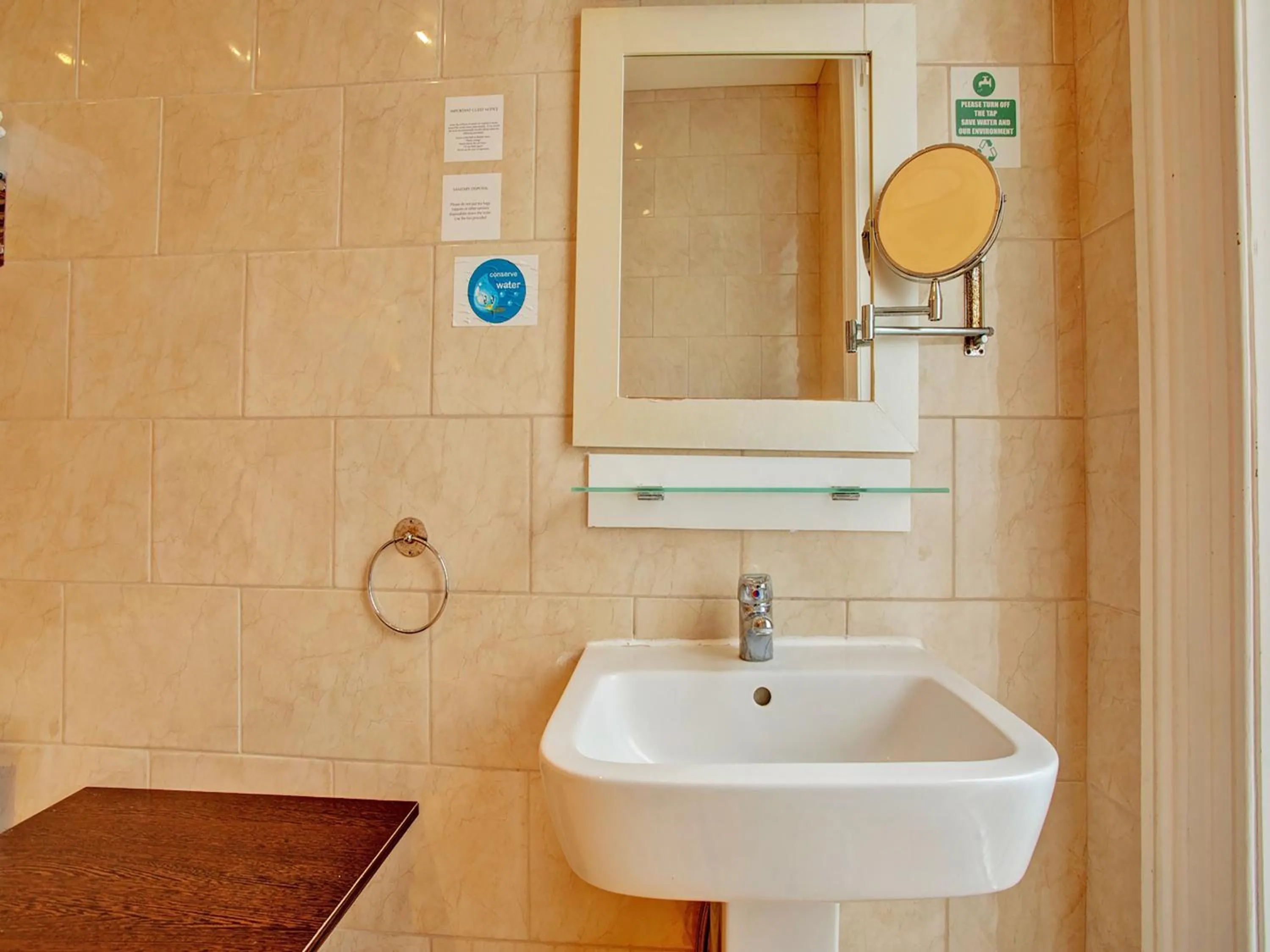 Bathroom in The Waverley Hotel