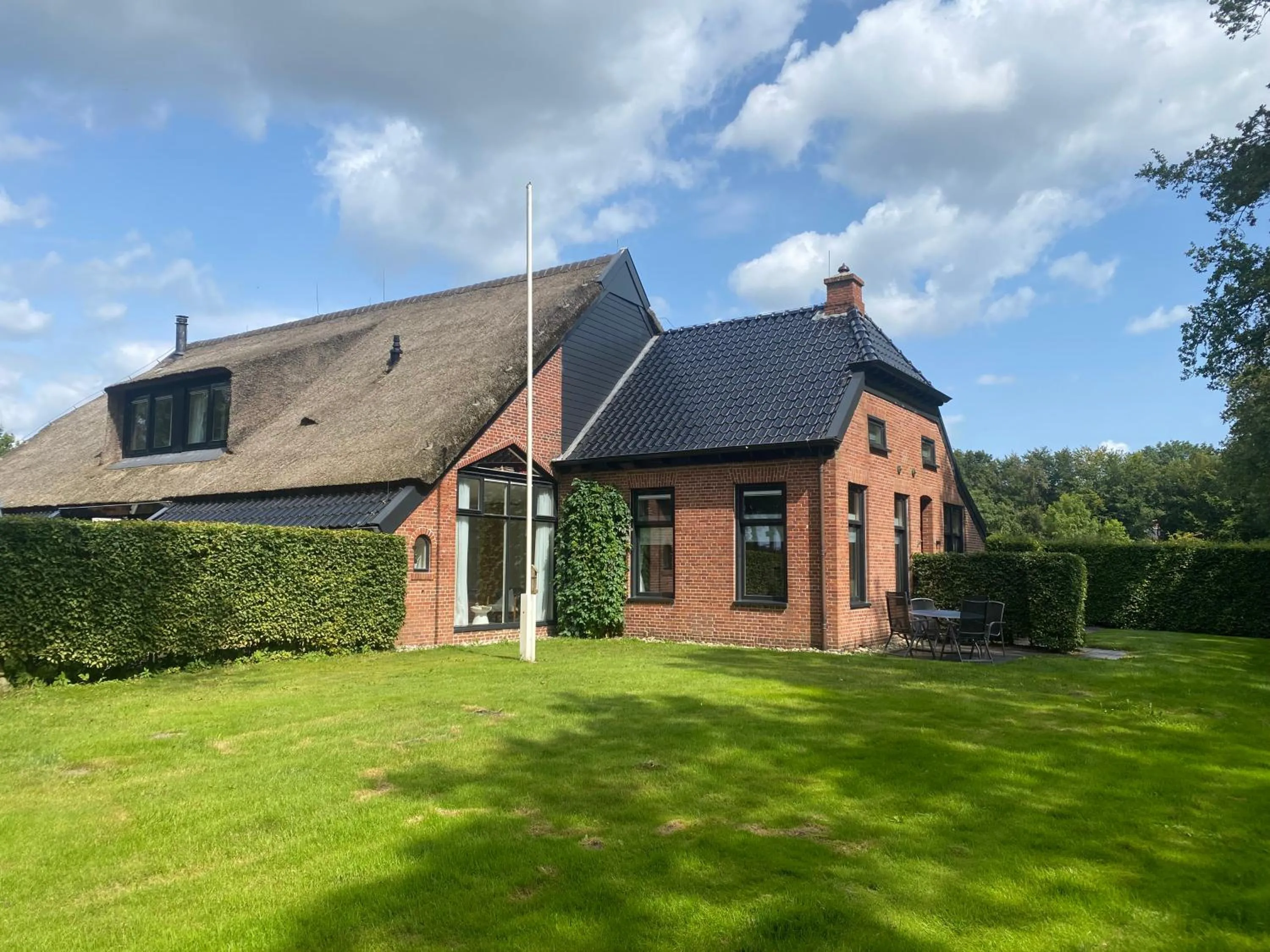 Property building in Kindvriendelijk appartement de Hooge Stukken onder de rook van Groningen