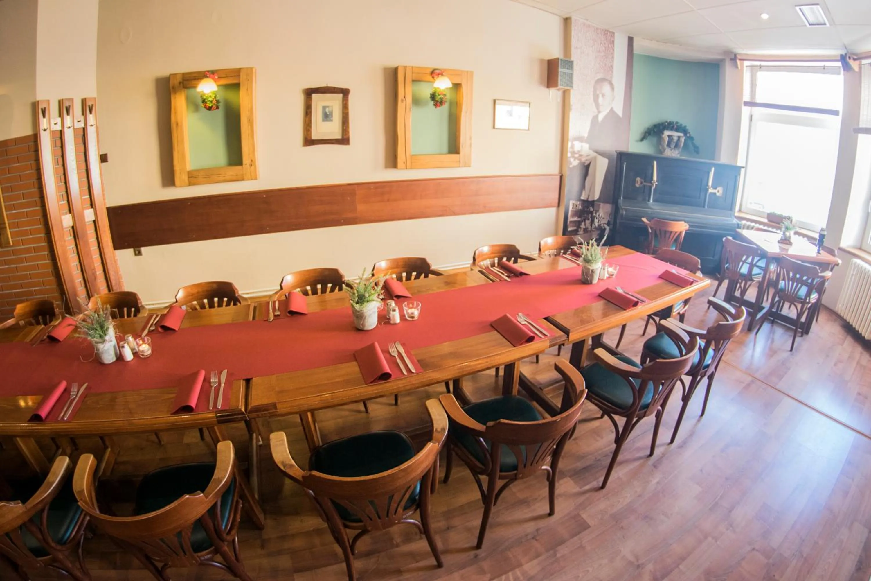 Restaurant/places to eat in Hotel Karel IV.