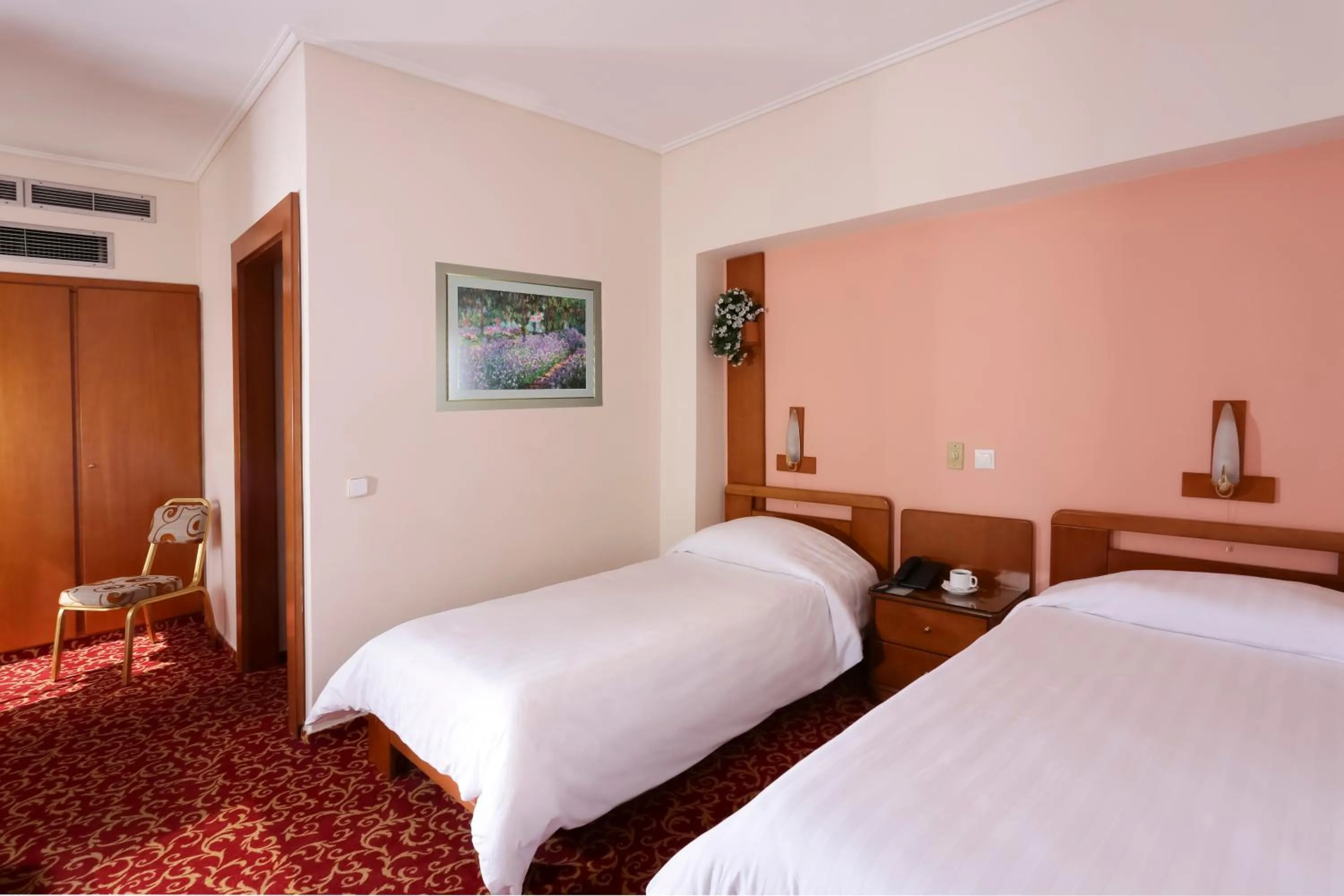 Bedroom, Bed in Xenophon Hotel