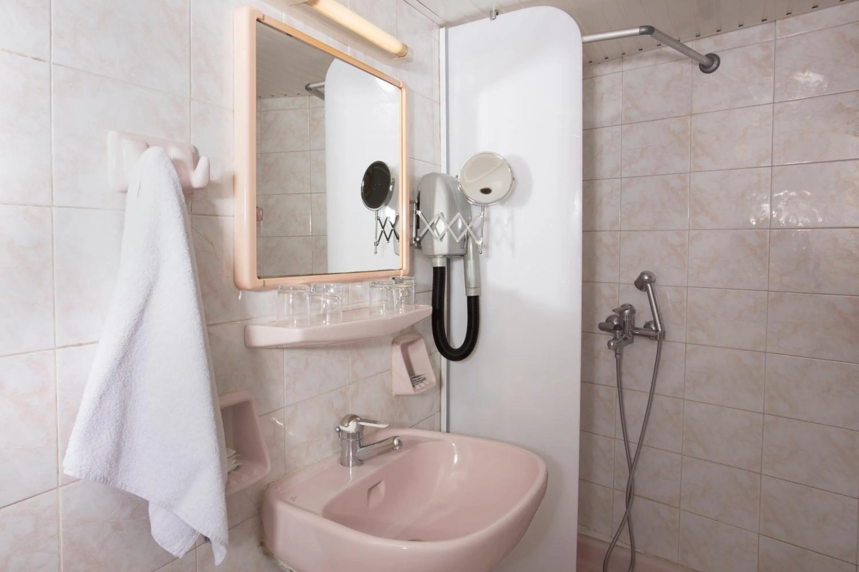 Bathroom in Xenophon Hotel