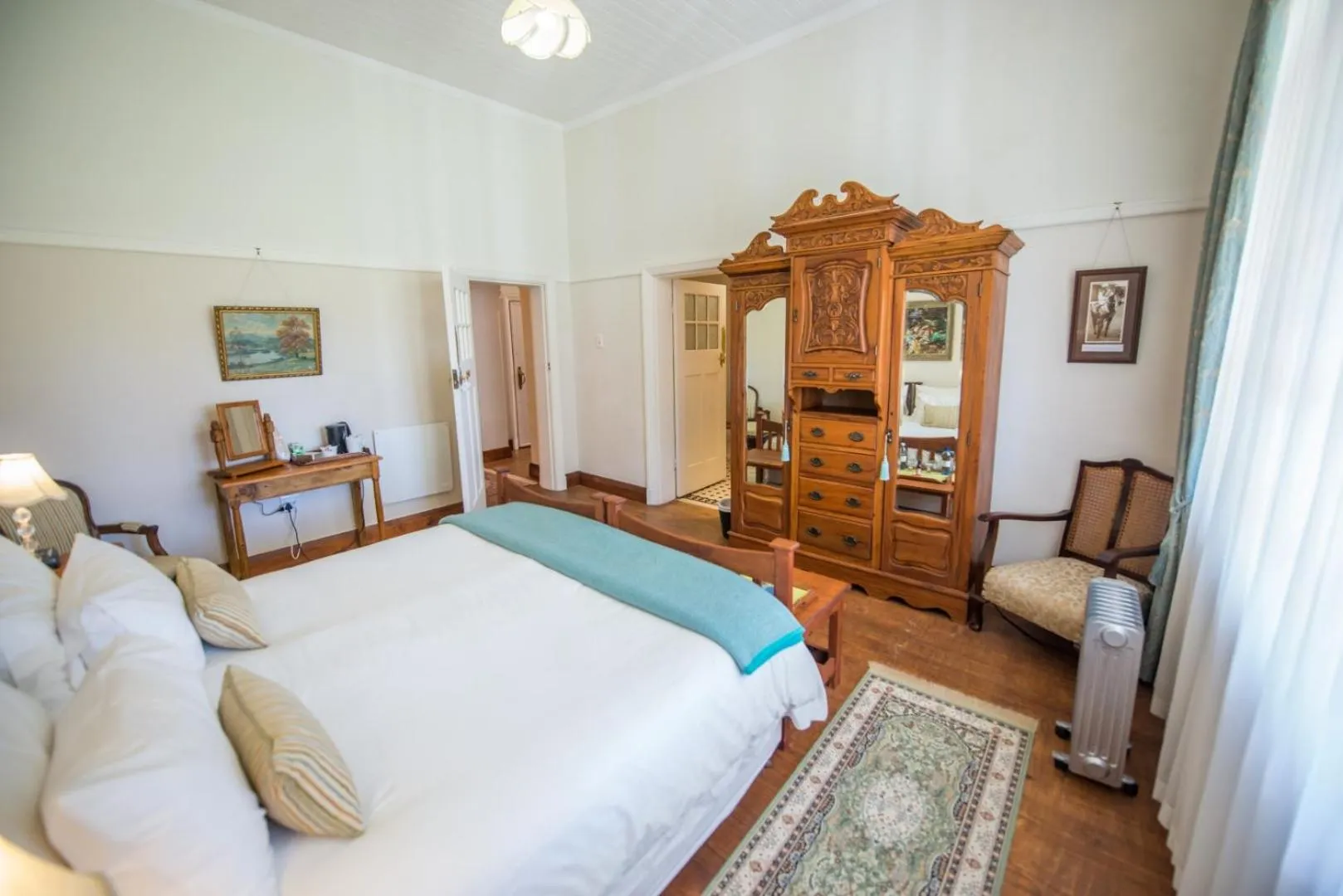 Photo of the whole room, Bed in Excelsior Manor Guesthouse