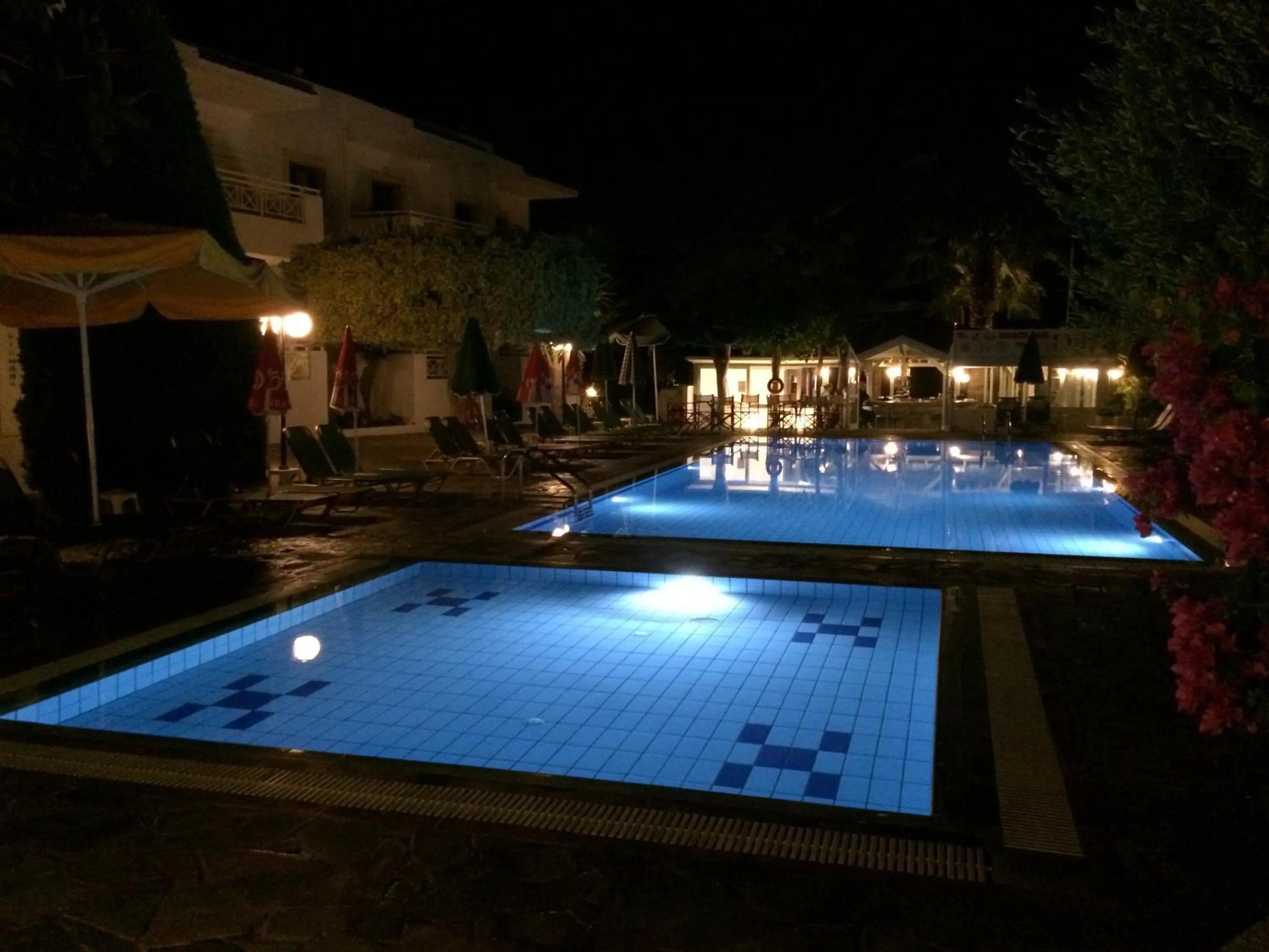 Night in Nikolas Villas Appartments