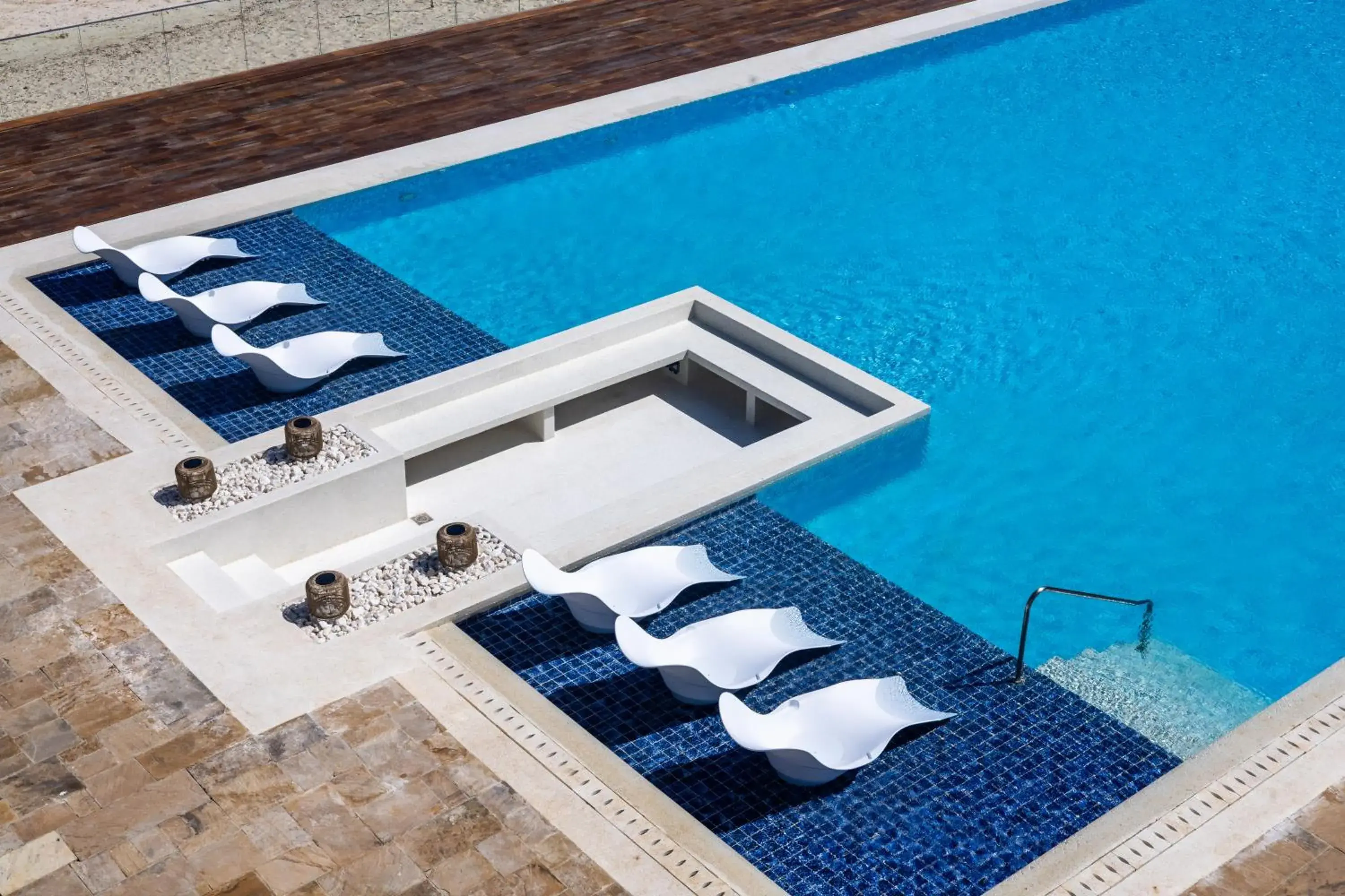 Swimming pool in Bamburi Beach Hotel Swimming pool in Bamburi Beach Hotel