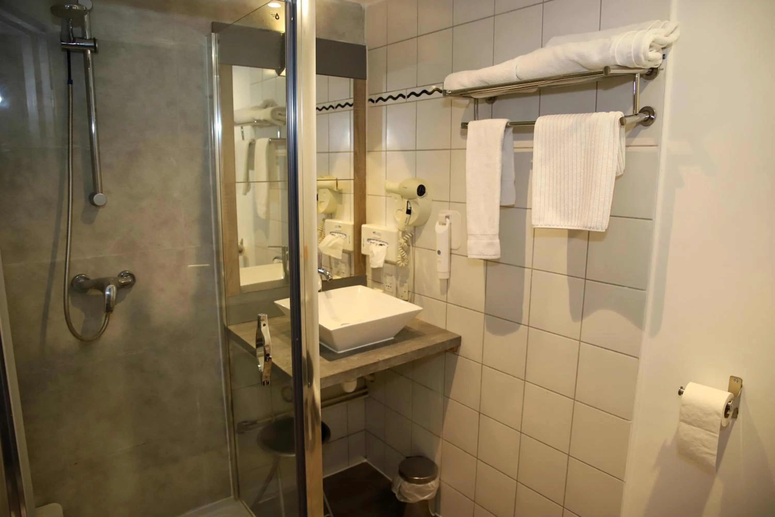 Brit Hotel Aux Sacres Reims, Centre Historique