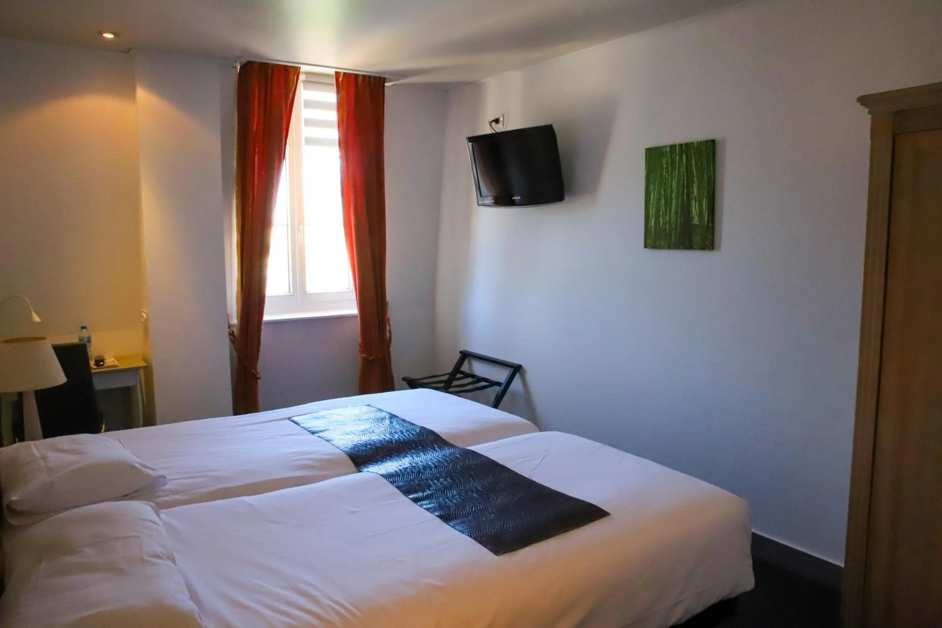 Brit Hotel Aux Sacres Reims, Centre Historique