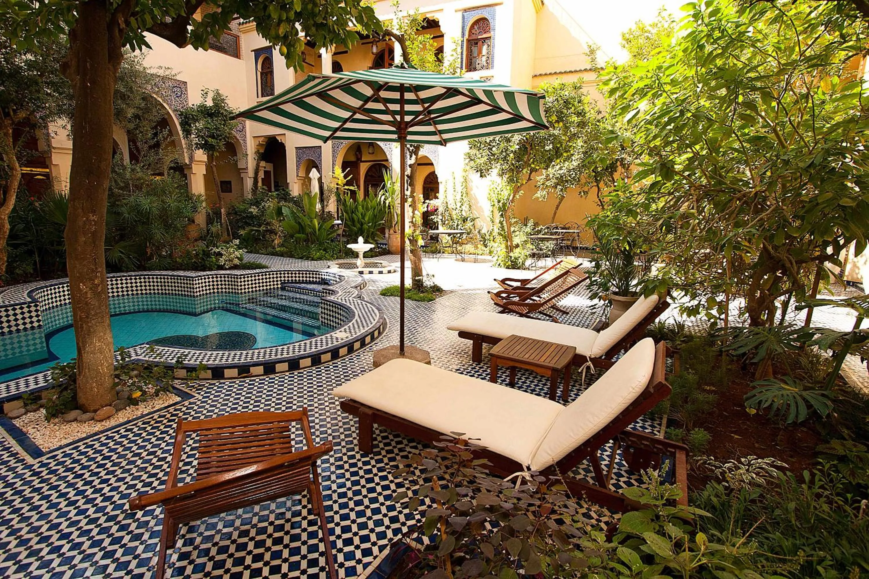 Swimming pool in Ryad Salama