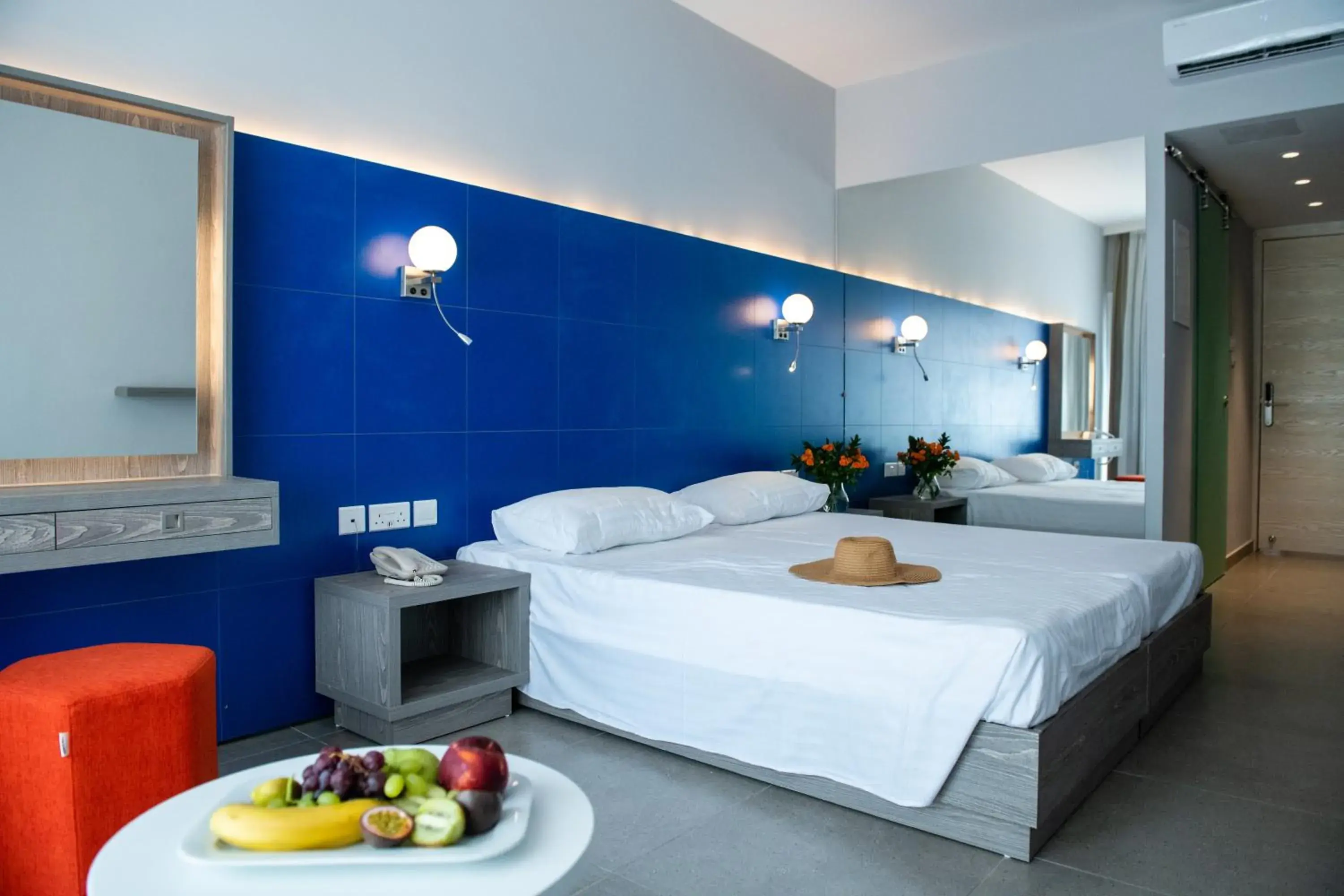 Bedroom, Bed in Park Beach Hotel