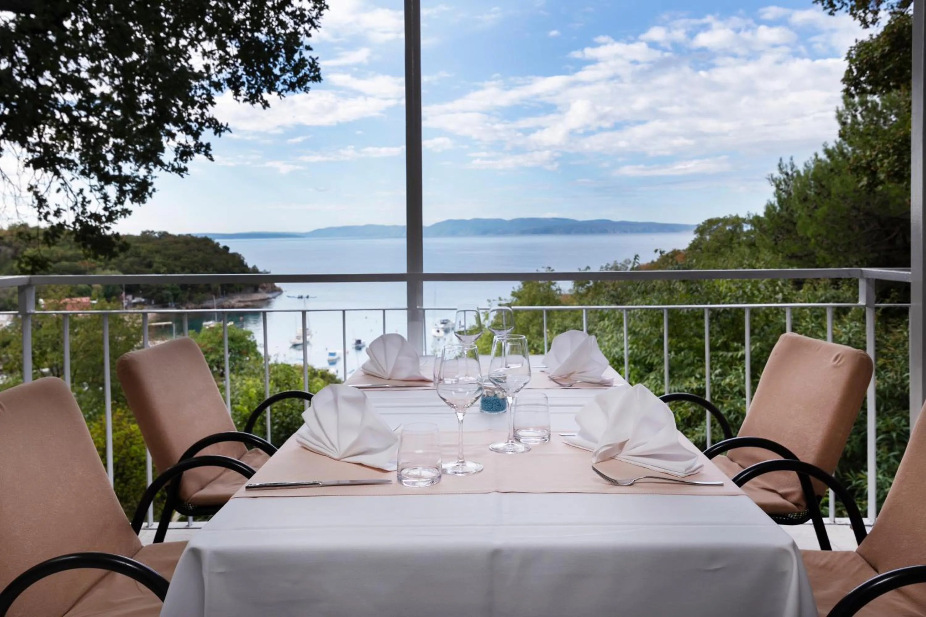 Restaurant/places to eat in Boarding House Lucija