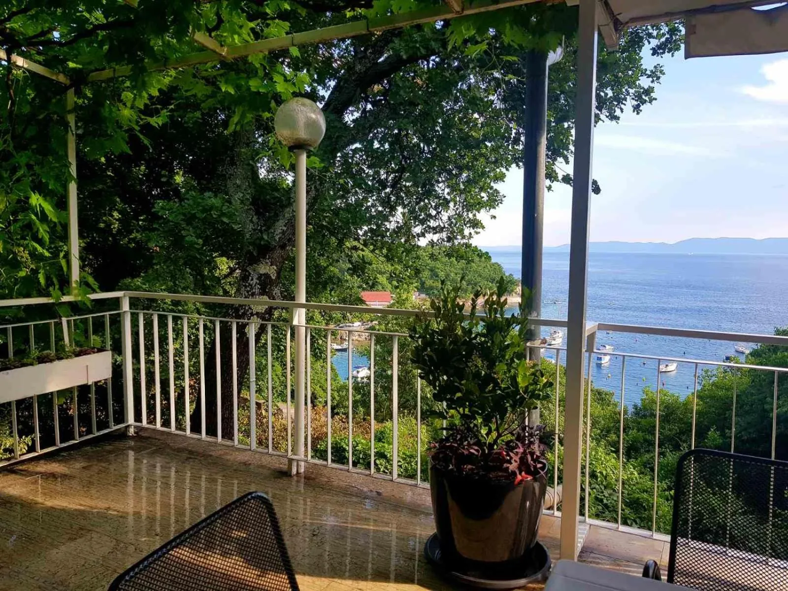 Restaurant/places to eat in Boarding House Lucija