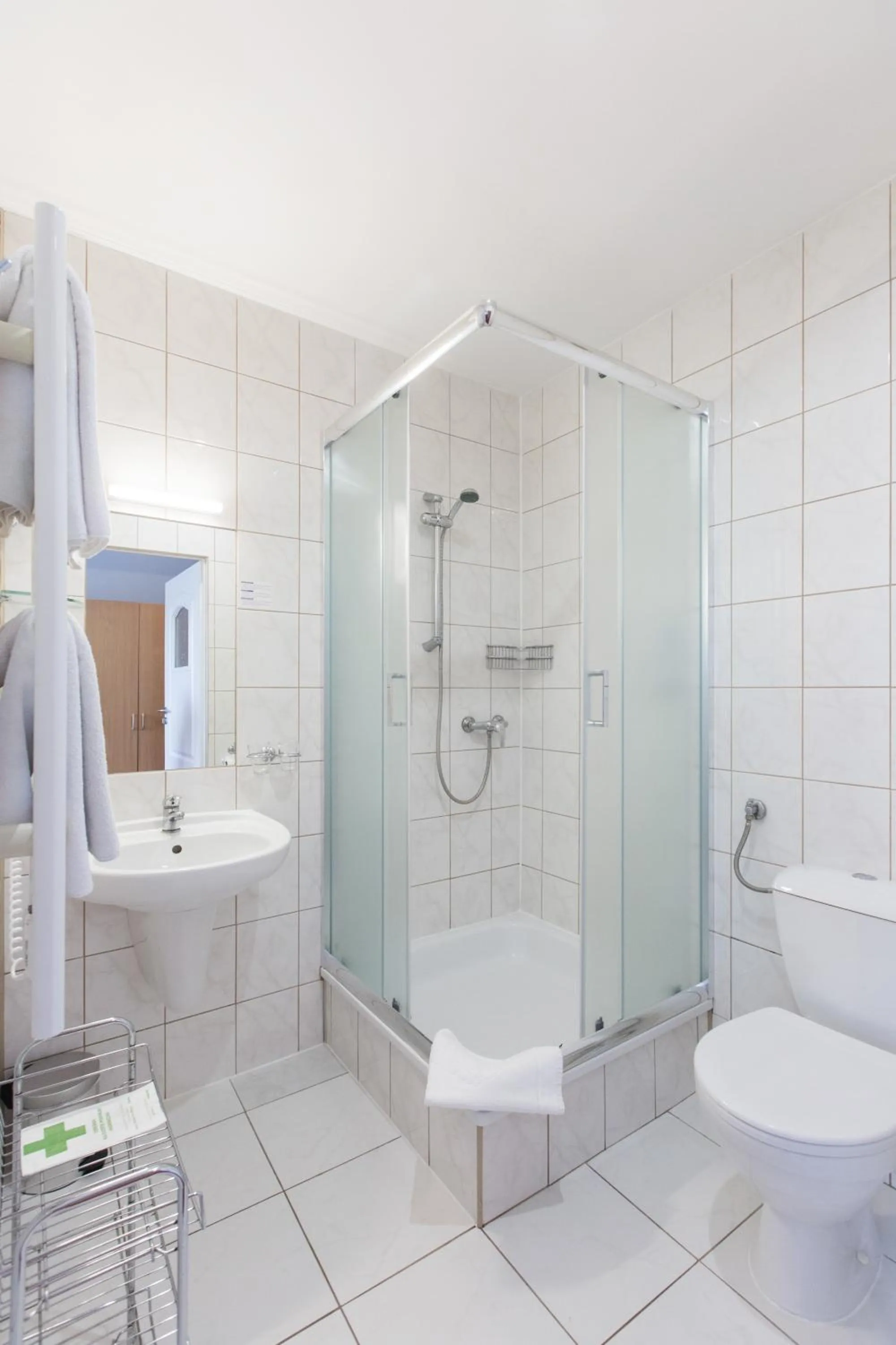 Bathroom in HOTEL ŁABĘDY i Hostel Łabędy