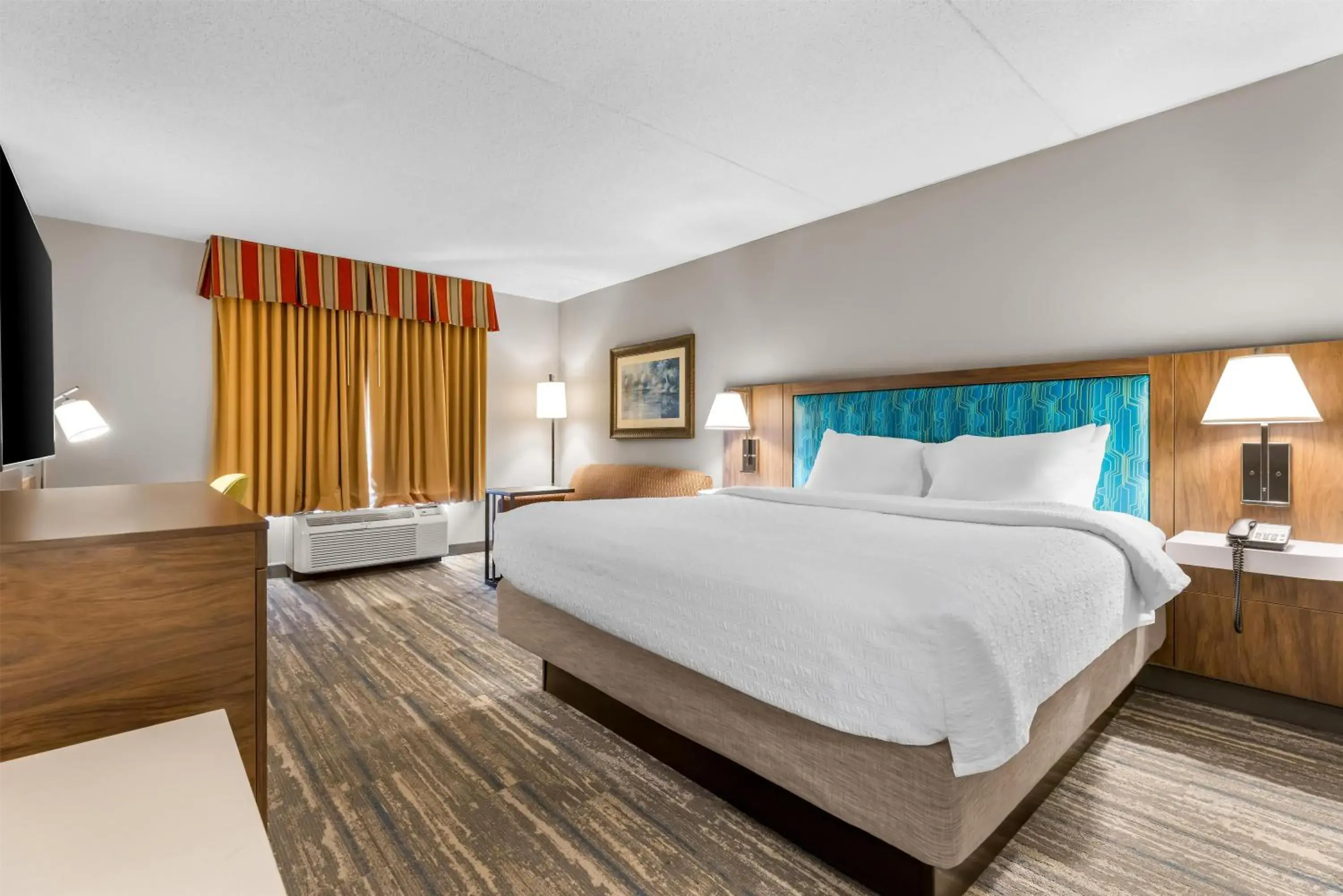 Bed in Hampton Inn Guntersville Bed in Hampton Inn Guntersville