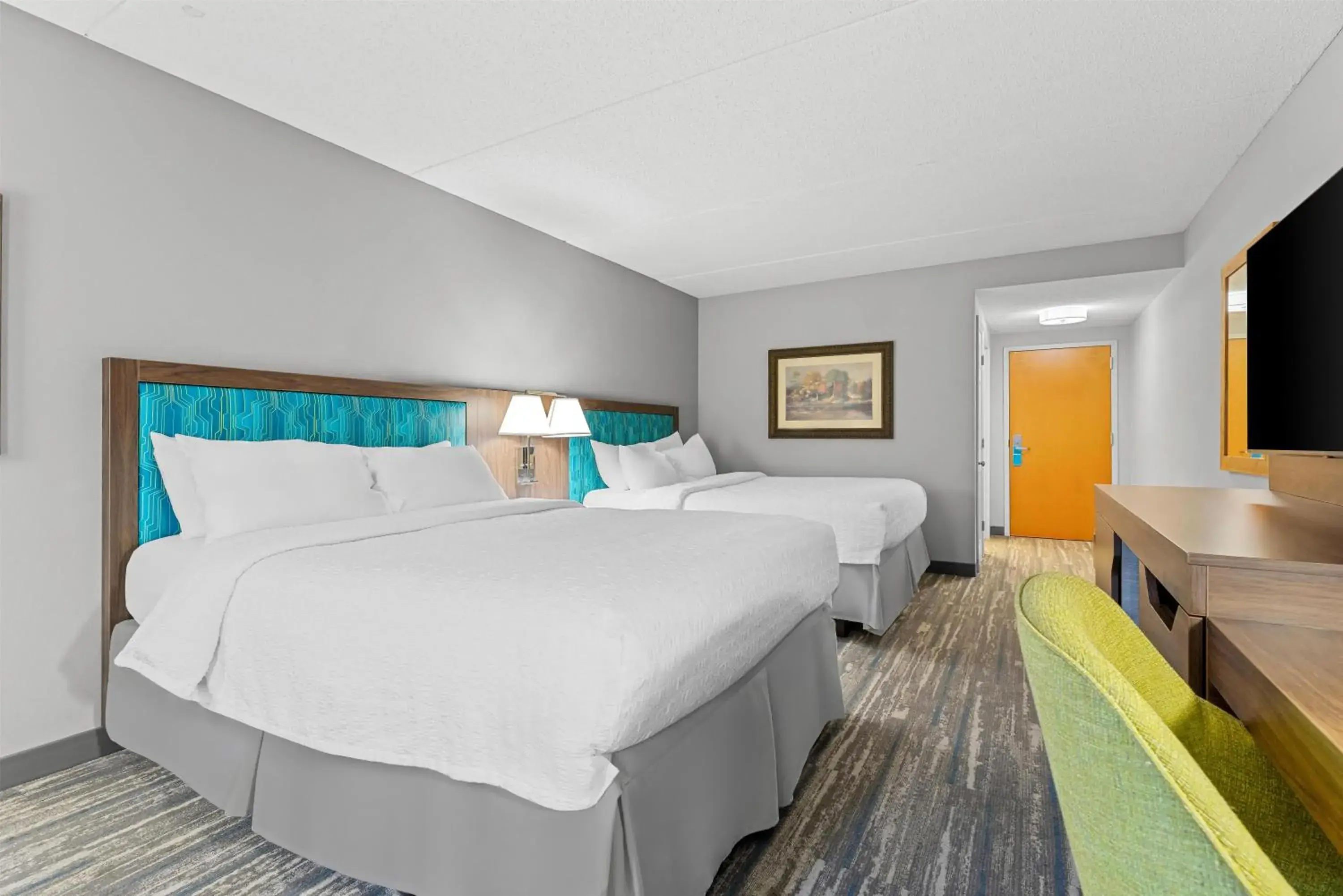 Bed in Hampton Inn Guntersville Bed in Hampton Inn Guntersville