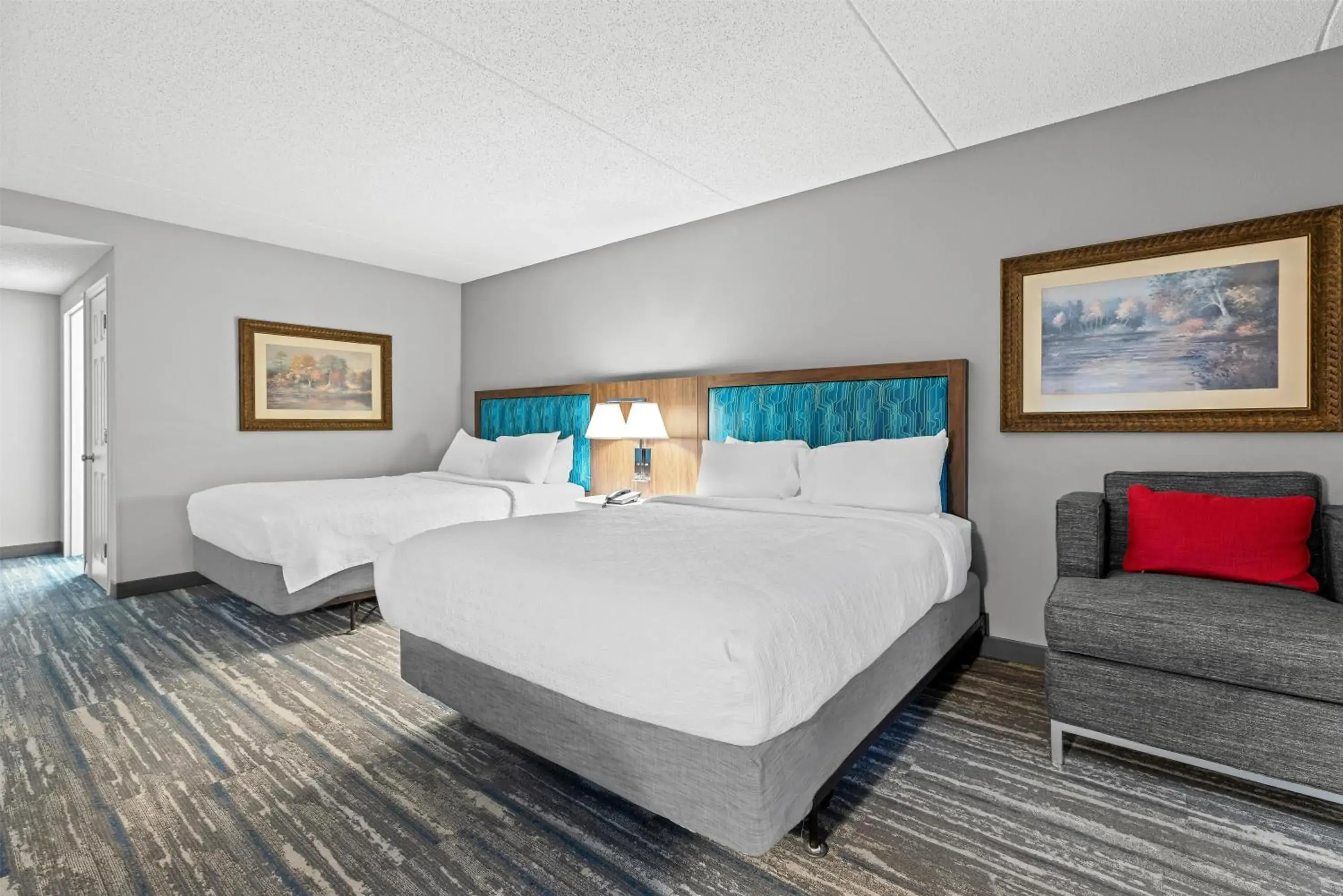 Bed in Hampton Inn Guntersville Bed in Hampton Inn Guntersville