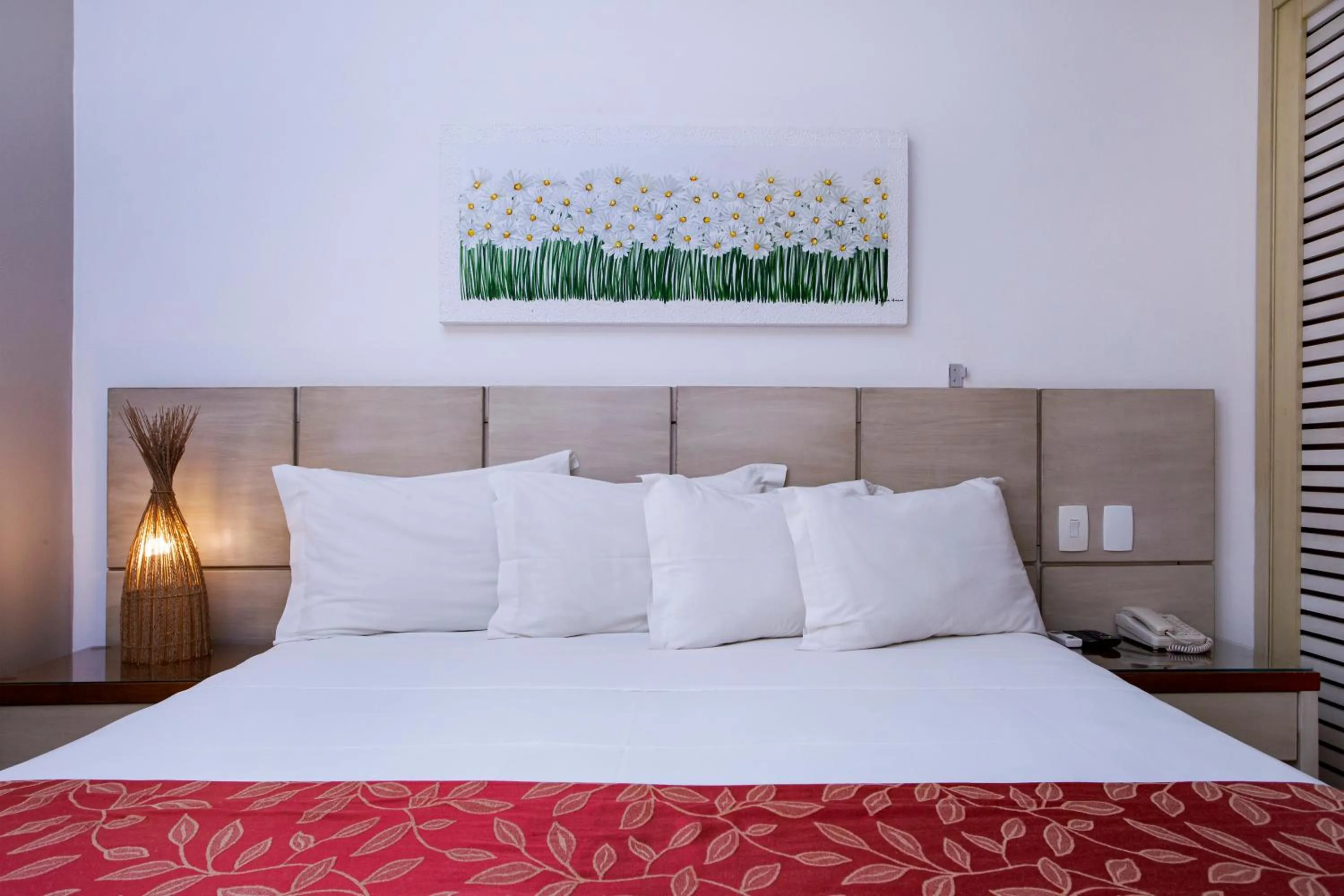 Photo of the whole room, Bed in Ciribaí Praia Hotel