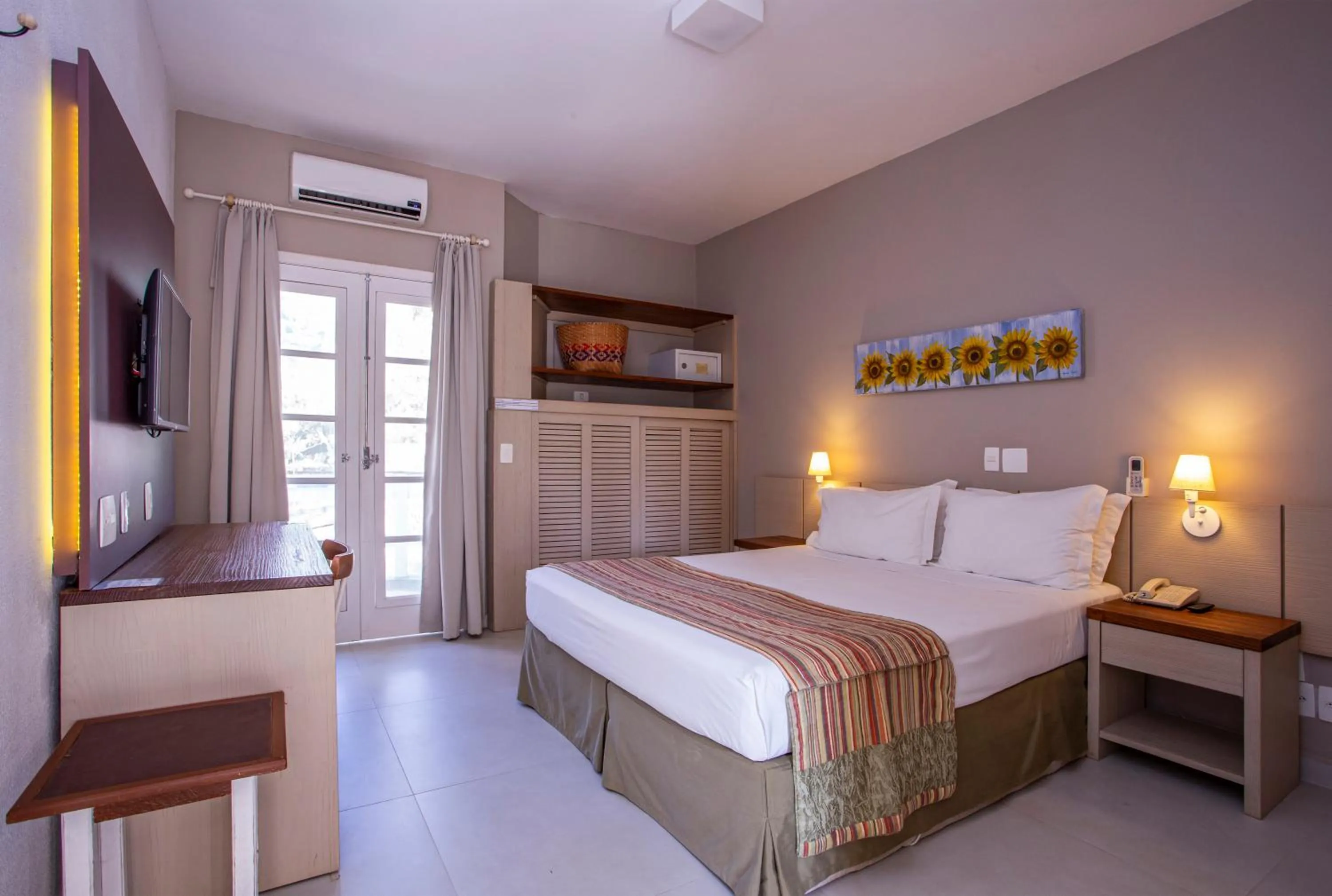 Photo of the whole room, Bed in Ciribaí Praia Hotel