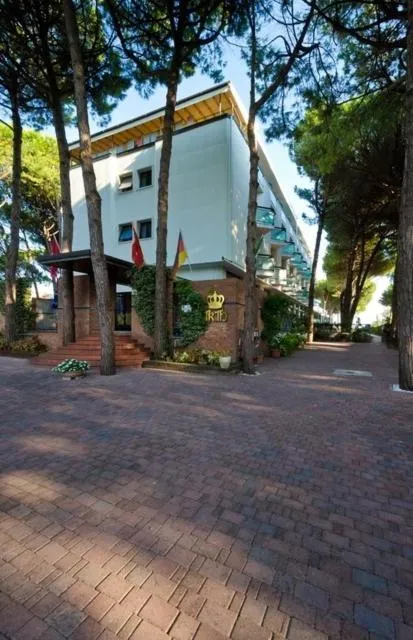 Facade/entrance in Hotel King