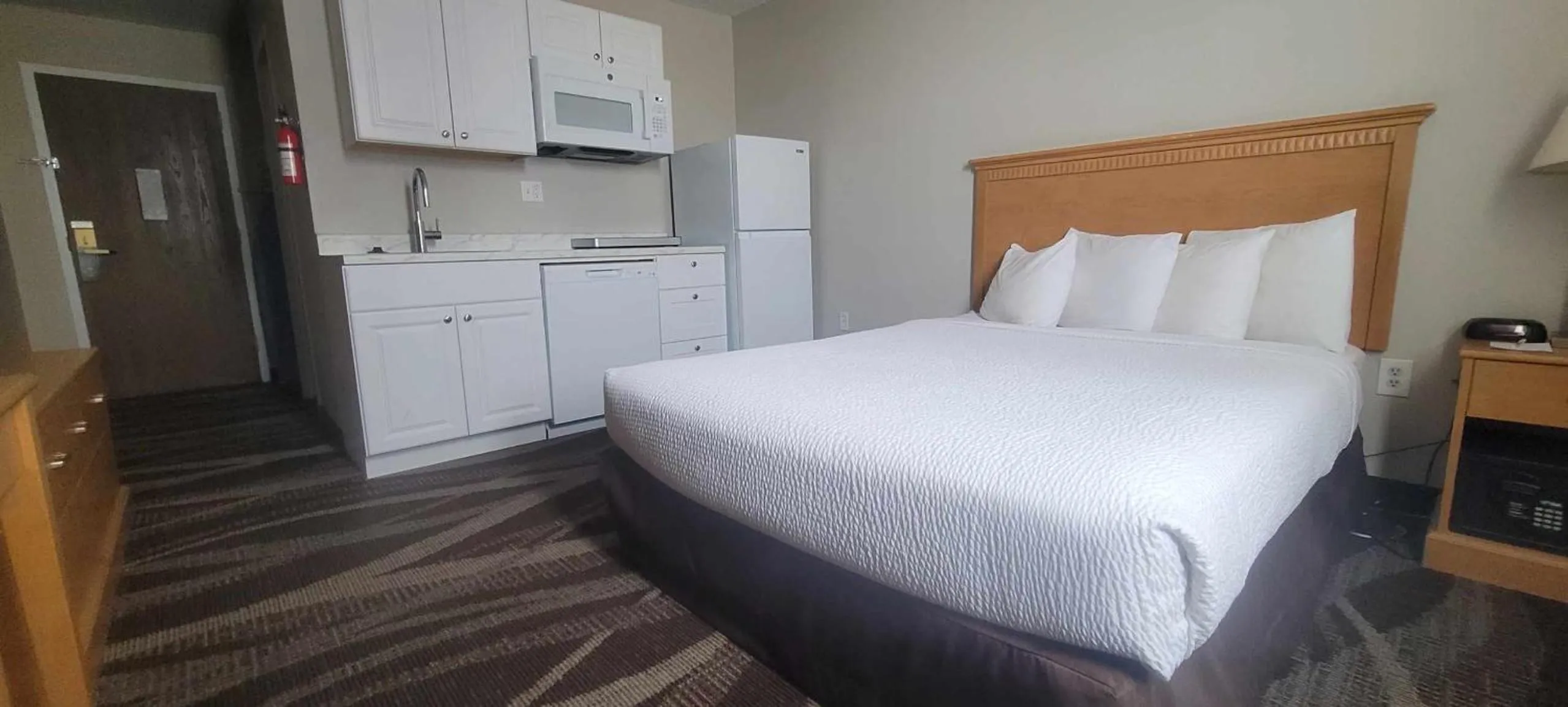 Bed in Days Inn by Wyndham Gillette