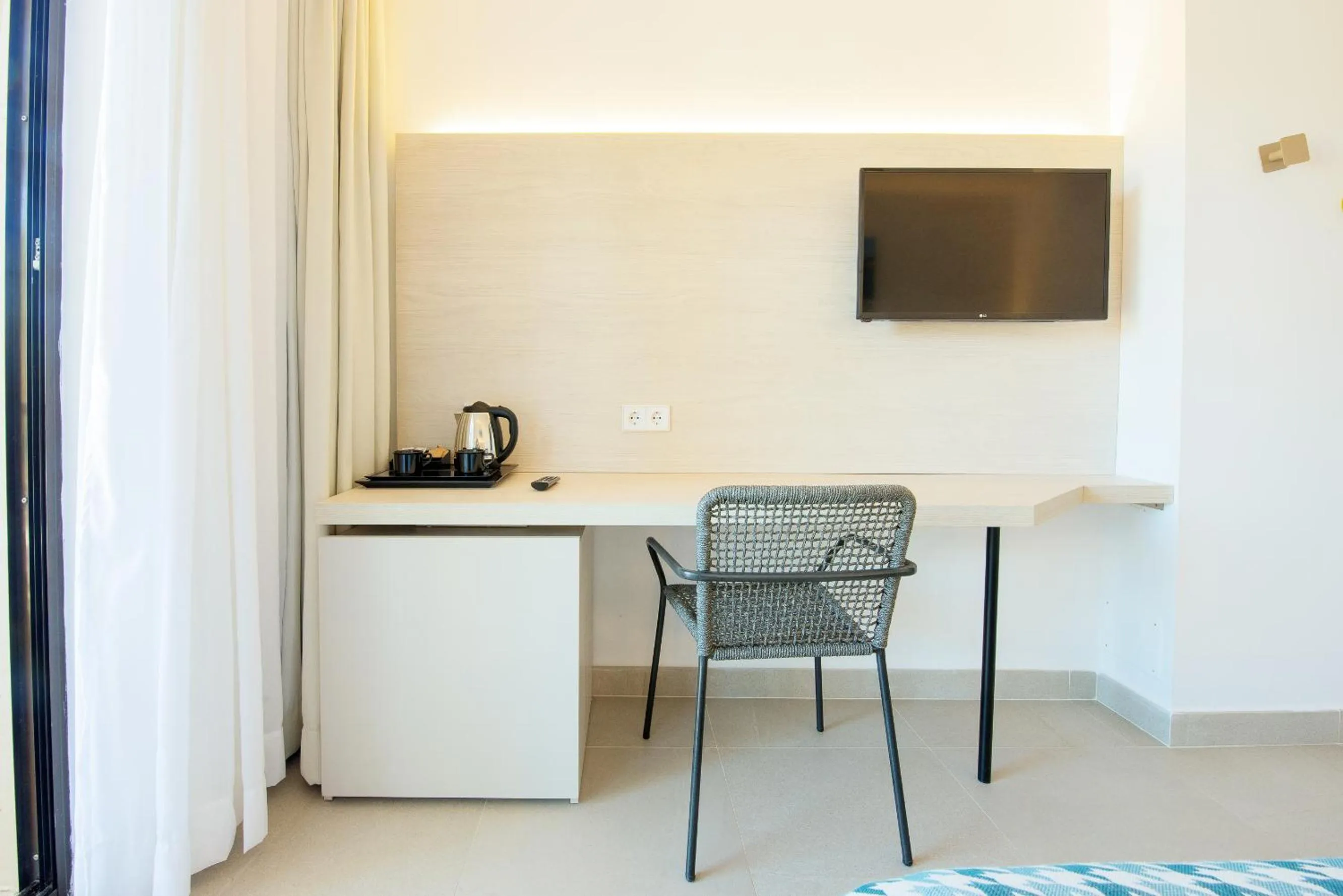 Bedroom in Hotel Playa Mondrago